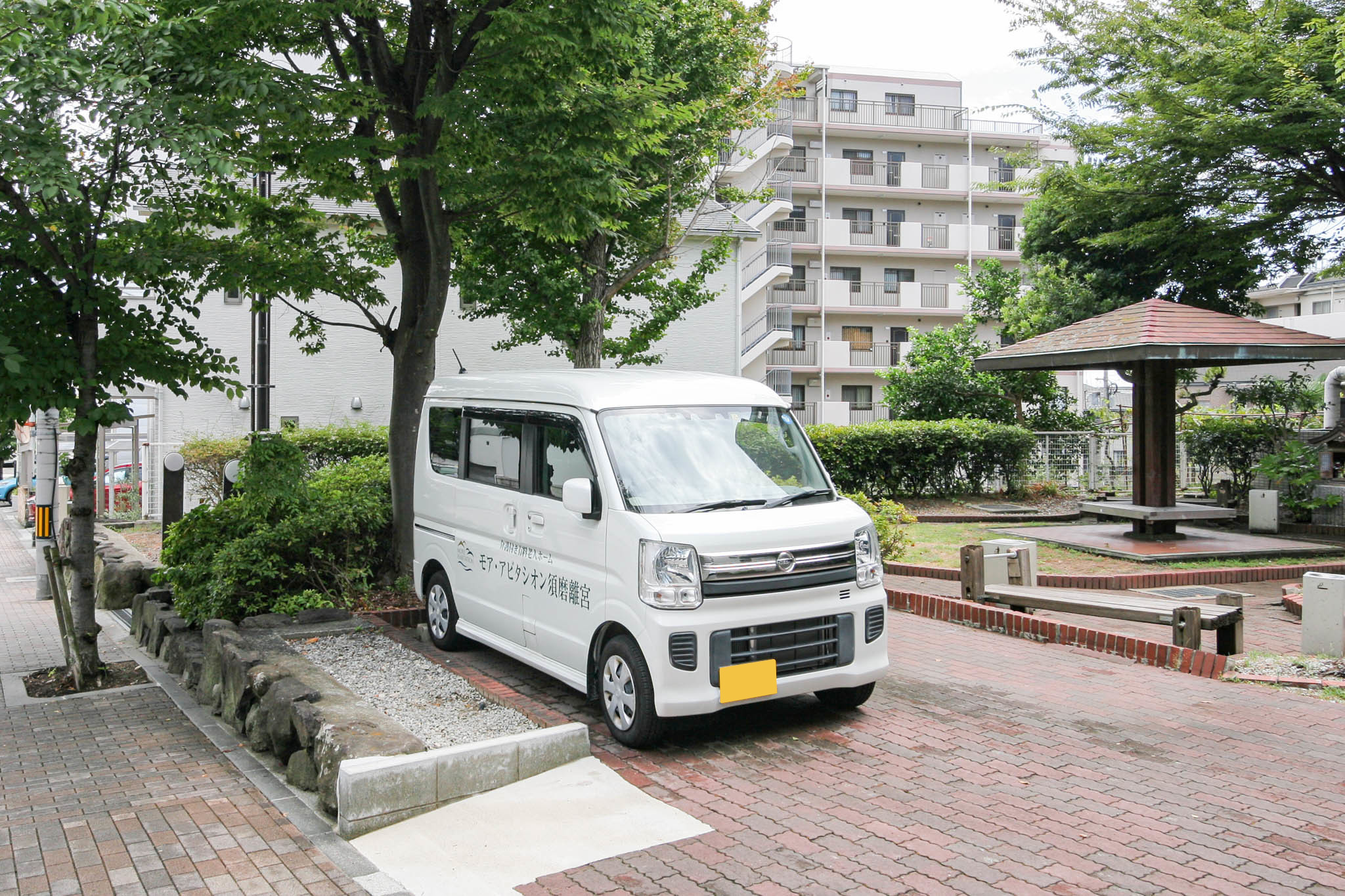 モア・アビタシオン 須磨離宮の玄関