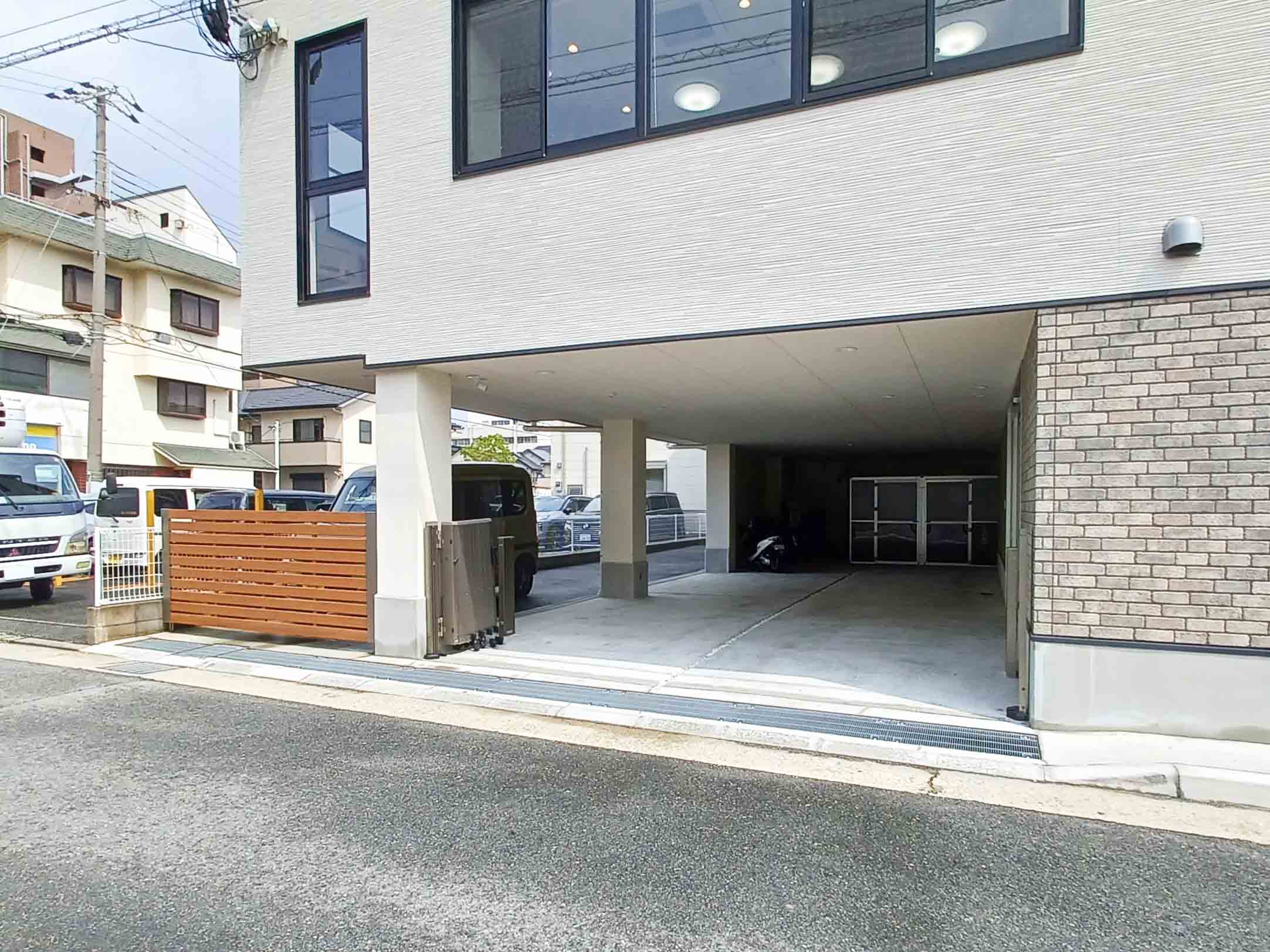 リビングウィル西宮の駐車場完備