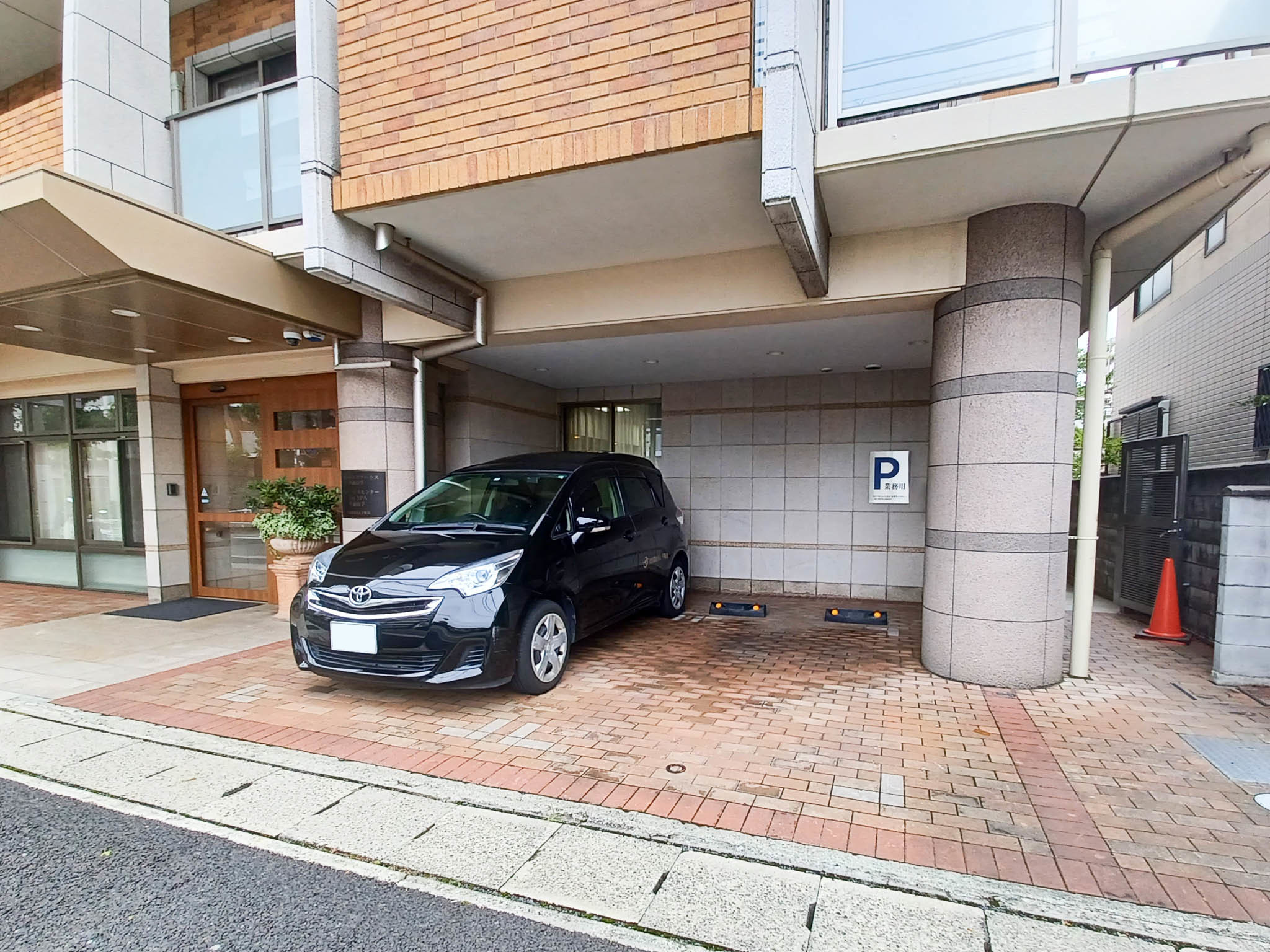 メディカル ケアハウス甲南山手の玄関