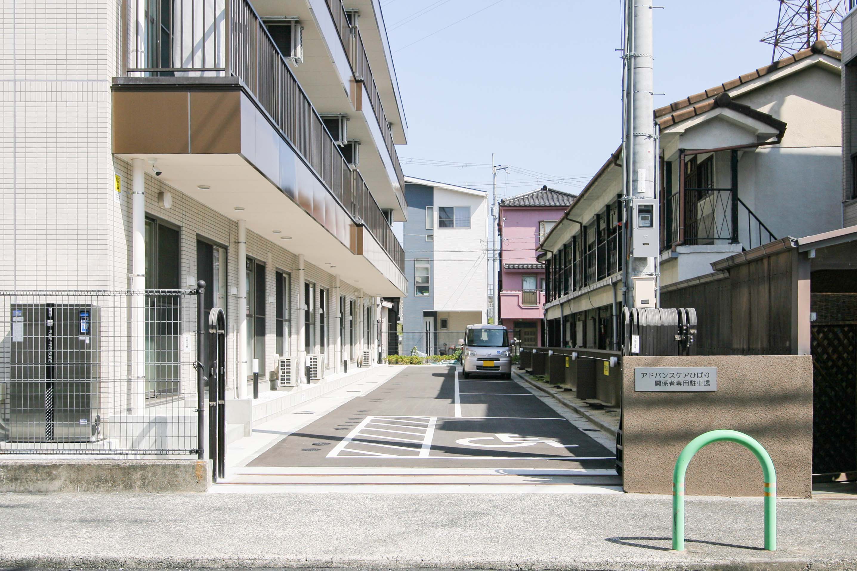 アドバンスケアひばりの玄関