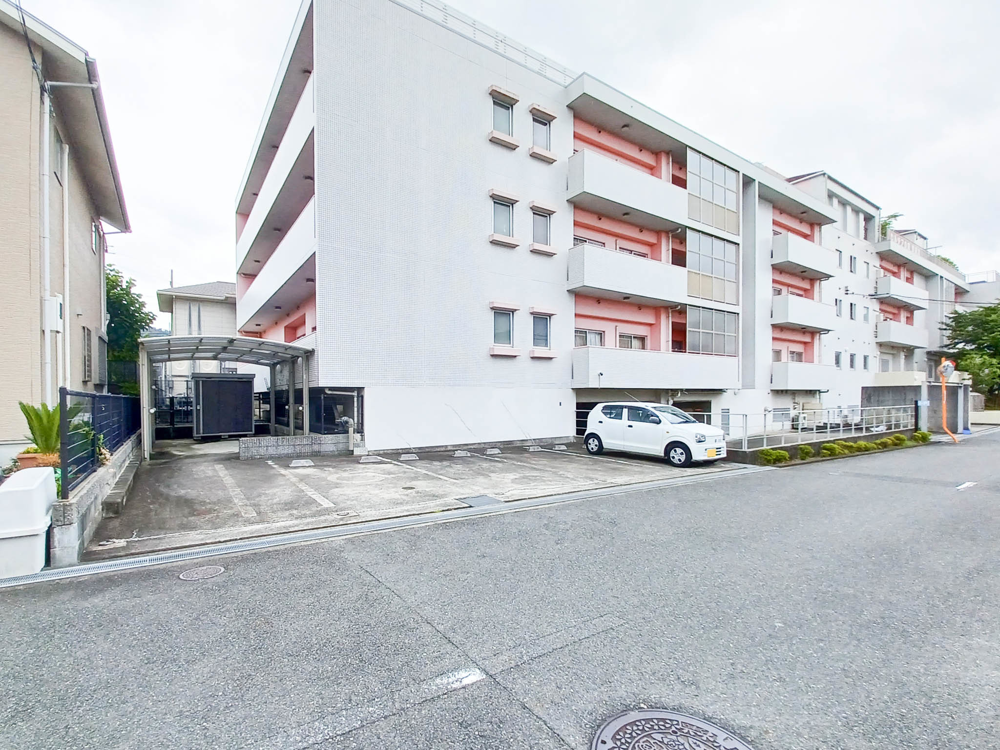 カルデアの家寝屋川の玄関