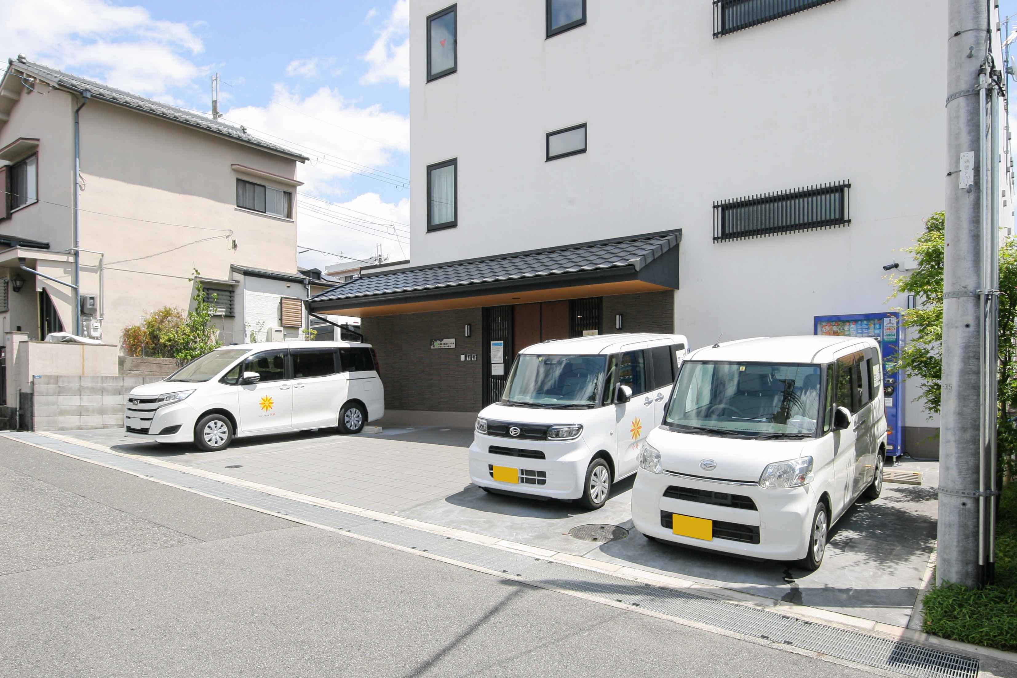 グループホーム 令寿の駐車場完備