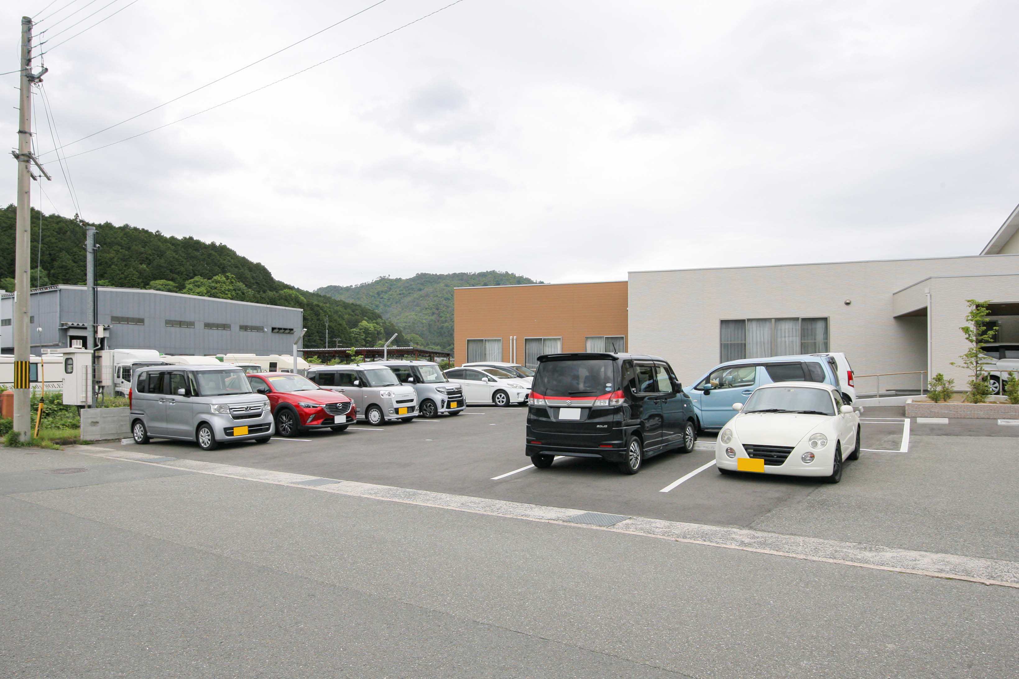 グループホーム 亀岡陽風荘の駐車場完備