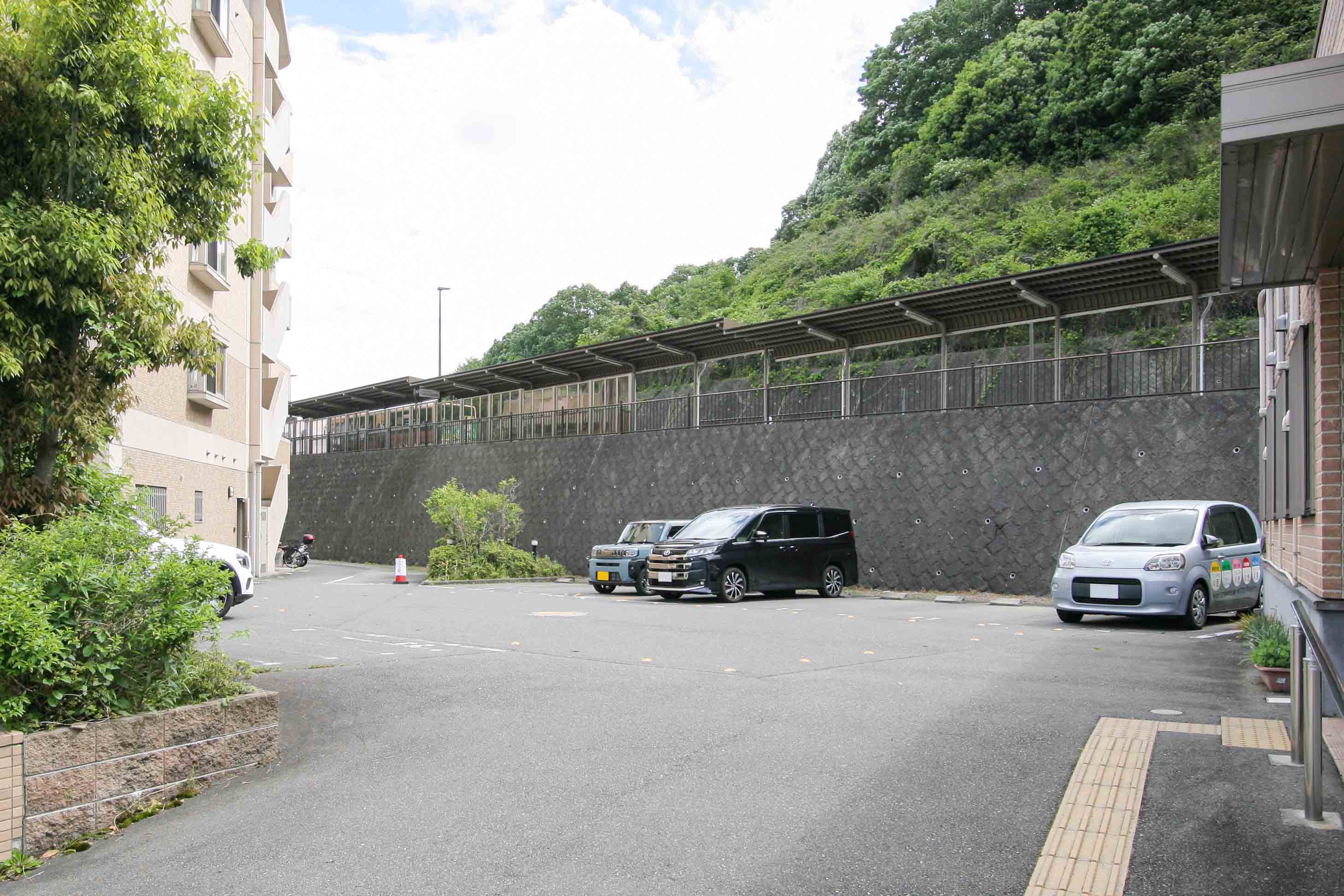 プレシャス川西の玄関