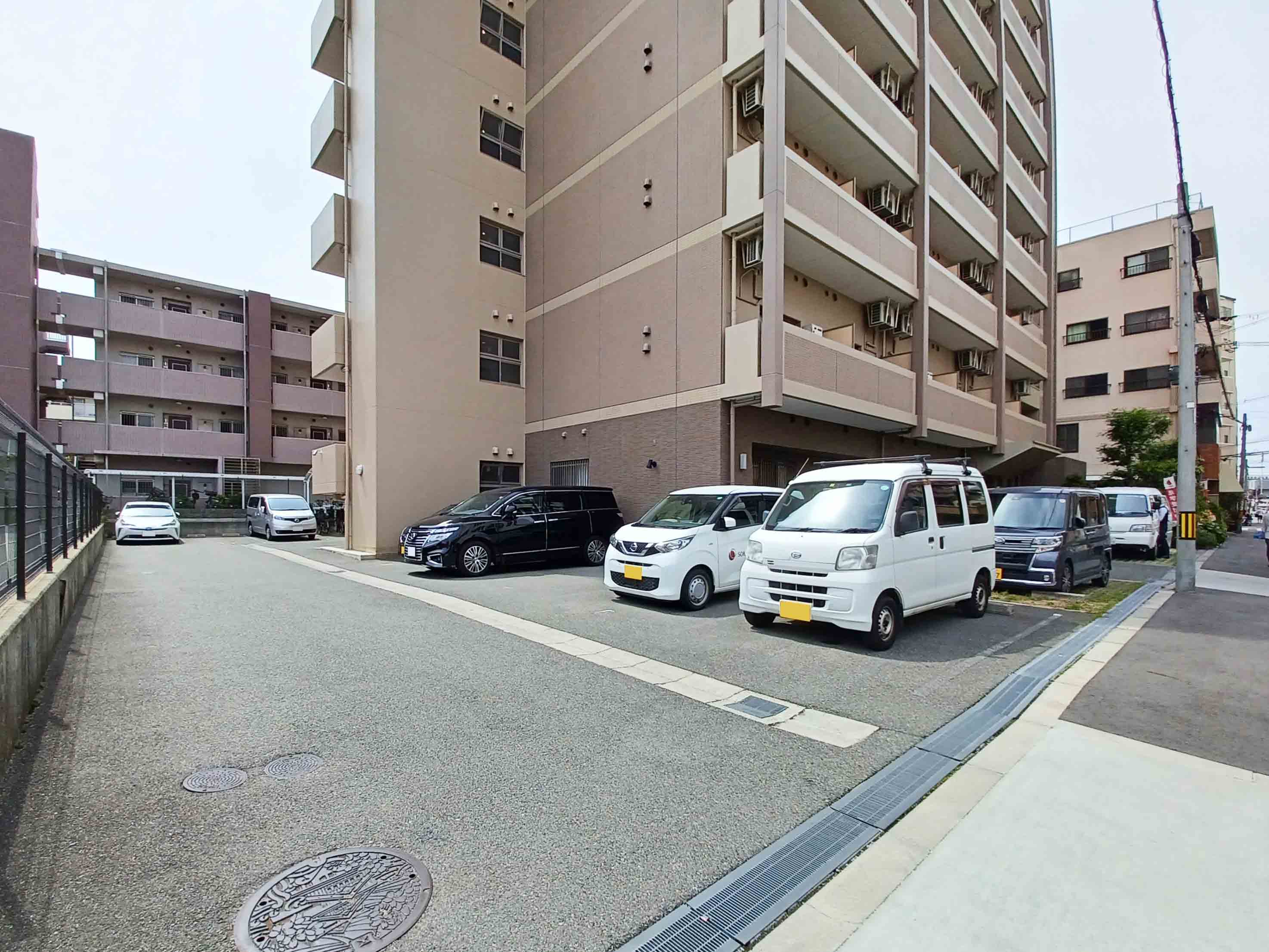 そんぽの家S淡路駅前の玄関