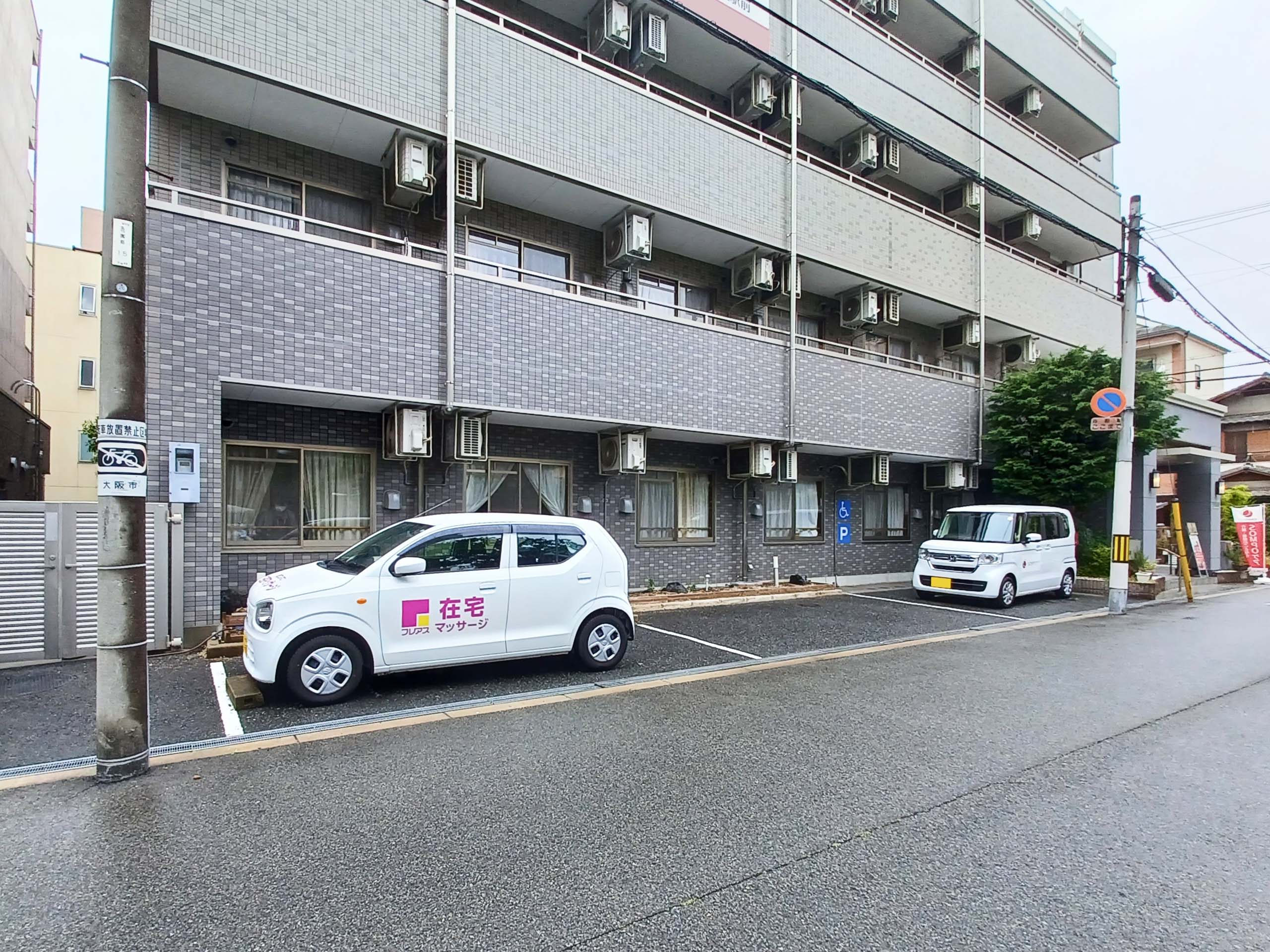 そんぽの家天下茶屋駅前の玄関