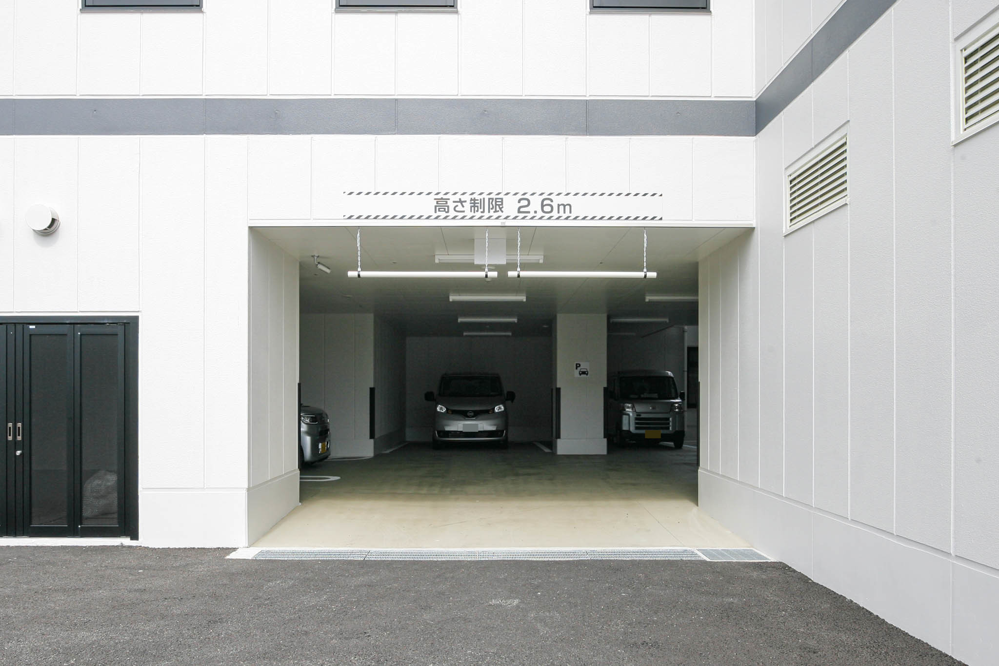 ラグナケア荒田の玄関