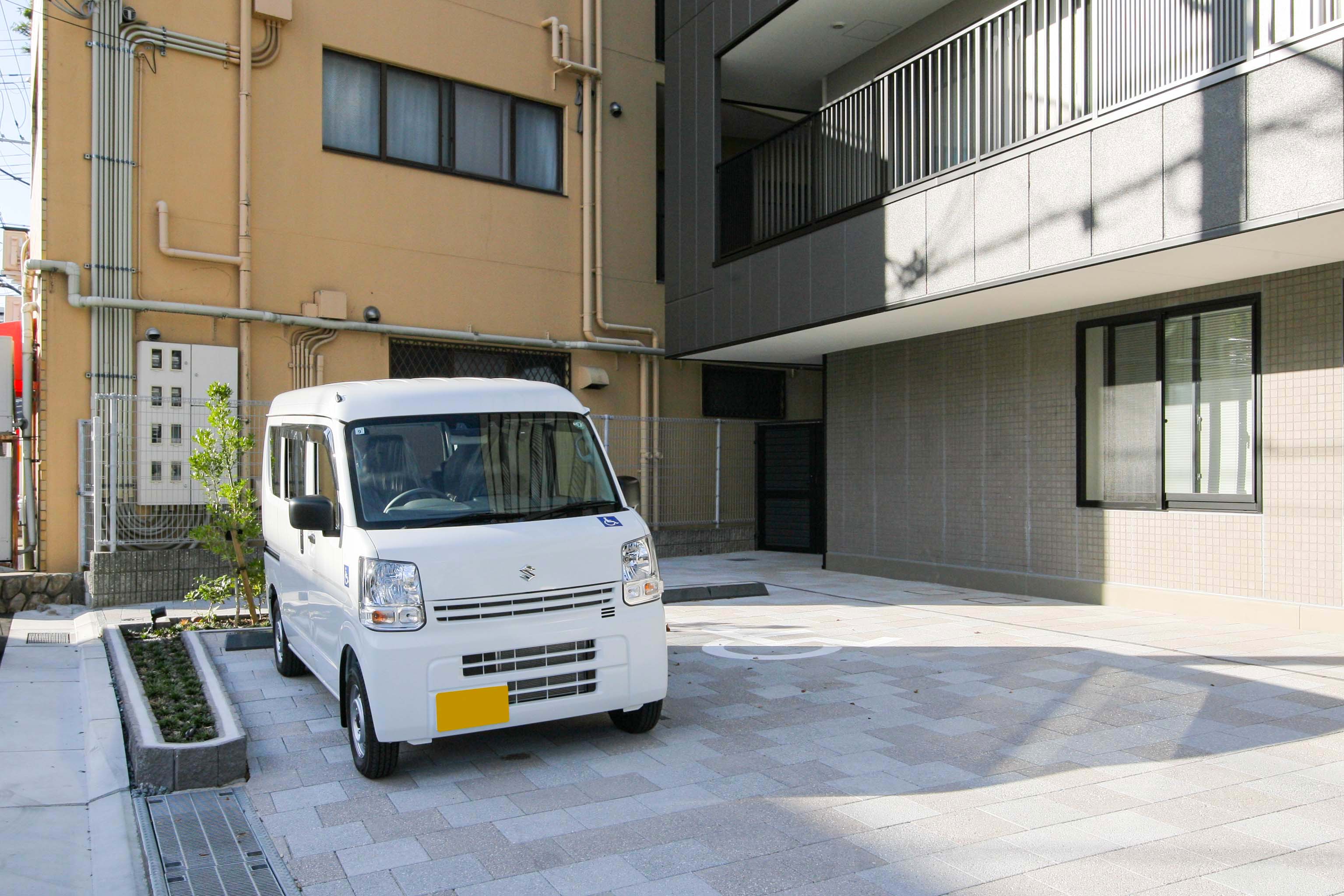チャームスイート宝塚小浜（2024年8月オープン）の玄関