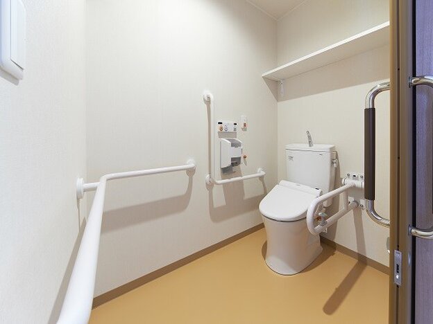 【ナーシングホーム】スーパー・コート京・西京極の共用トイレ