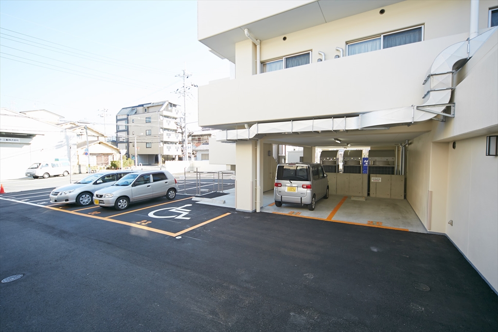 スーパー・コート東大阪新石切の玄関