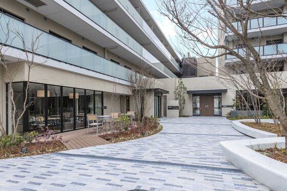 自立の方から、要介護５の方まで。安心と快適な暮らしをご入居者様に提供します。