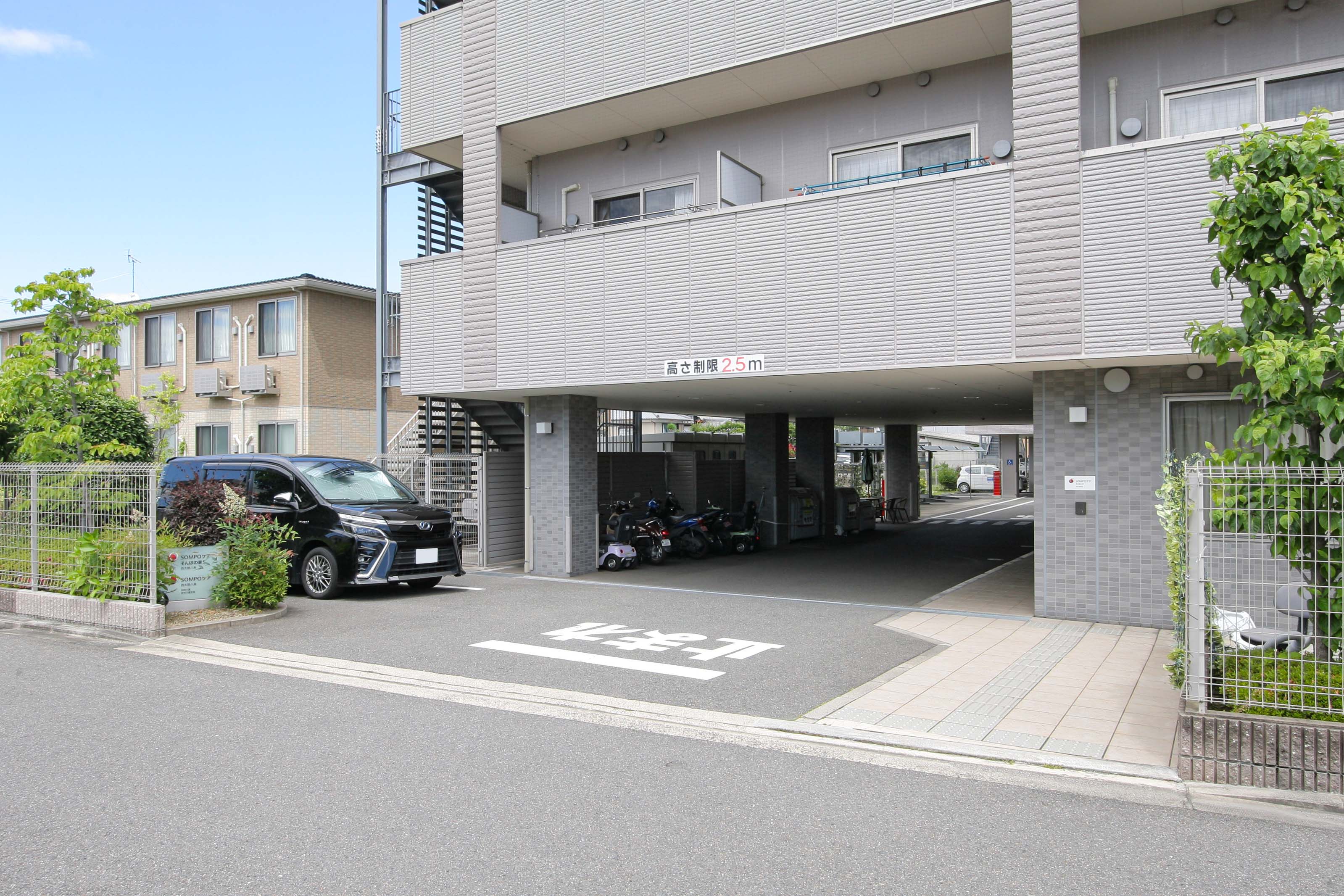 そんぽの家S西大路八条の玄関