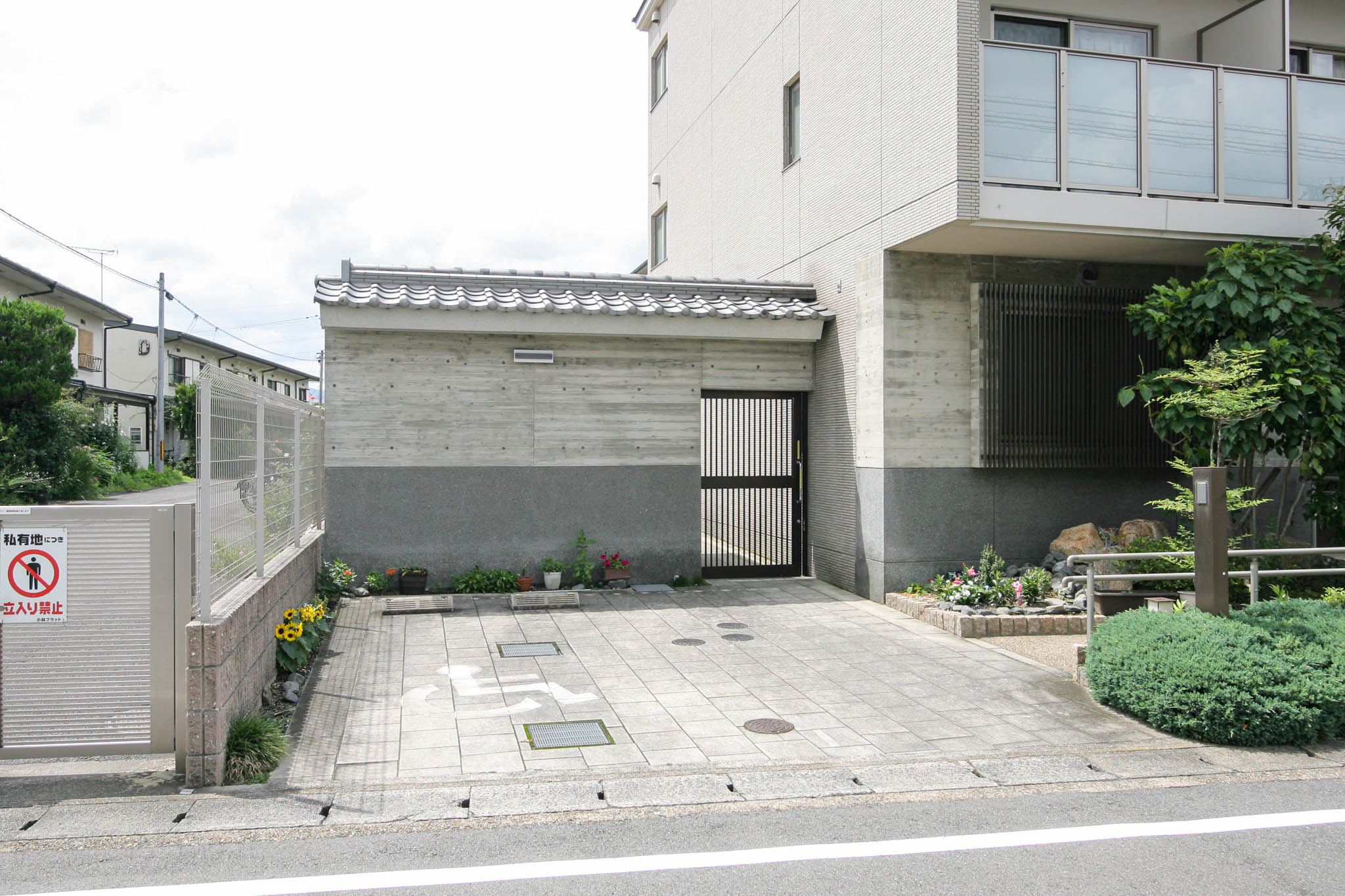 そんぽの家S修学院の玄関