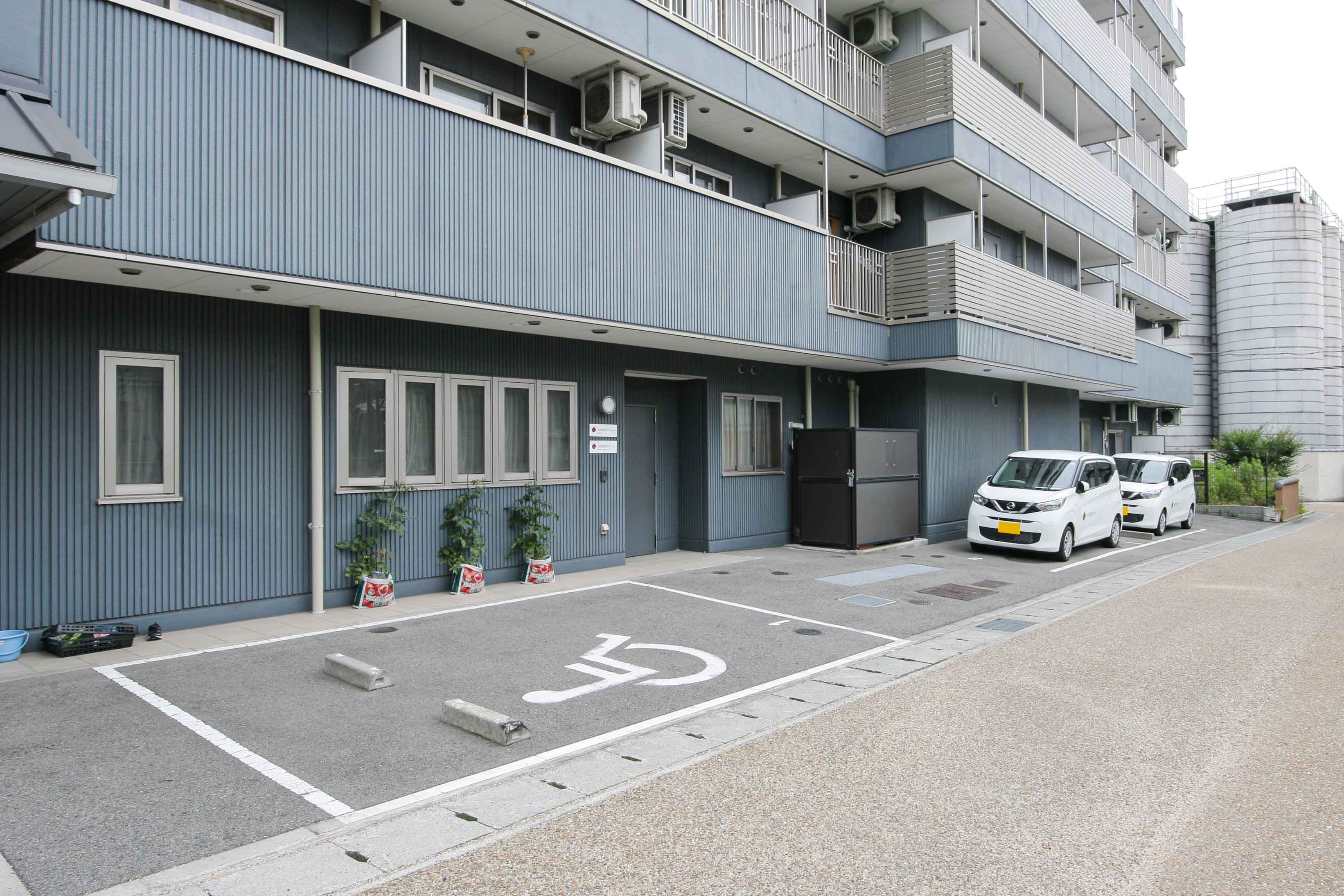そんぽの家S灘大石の玄関