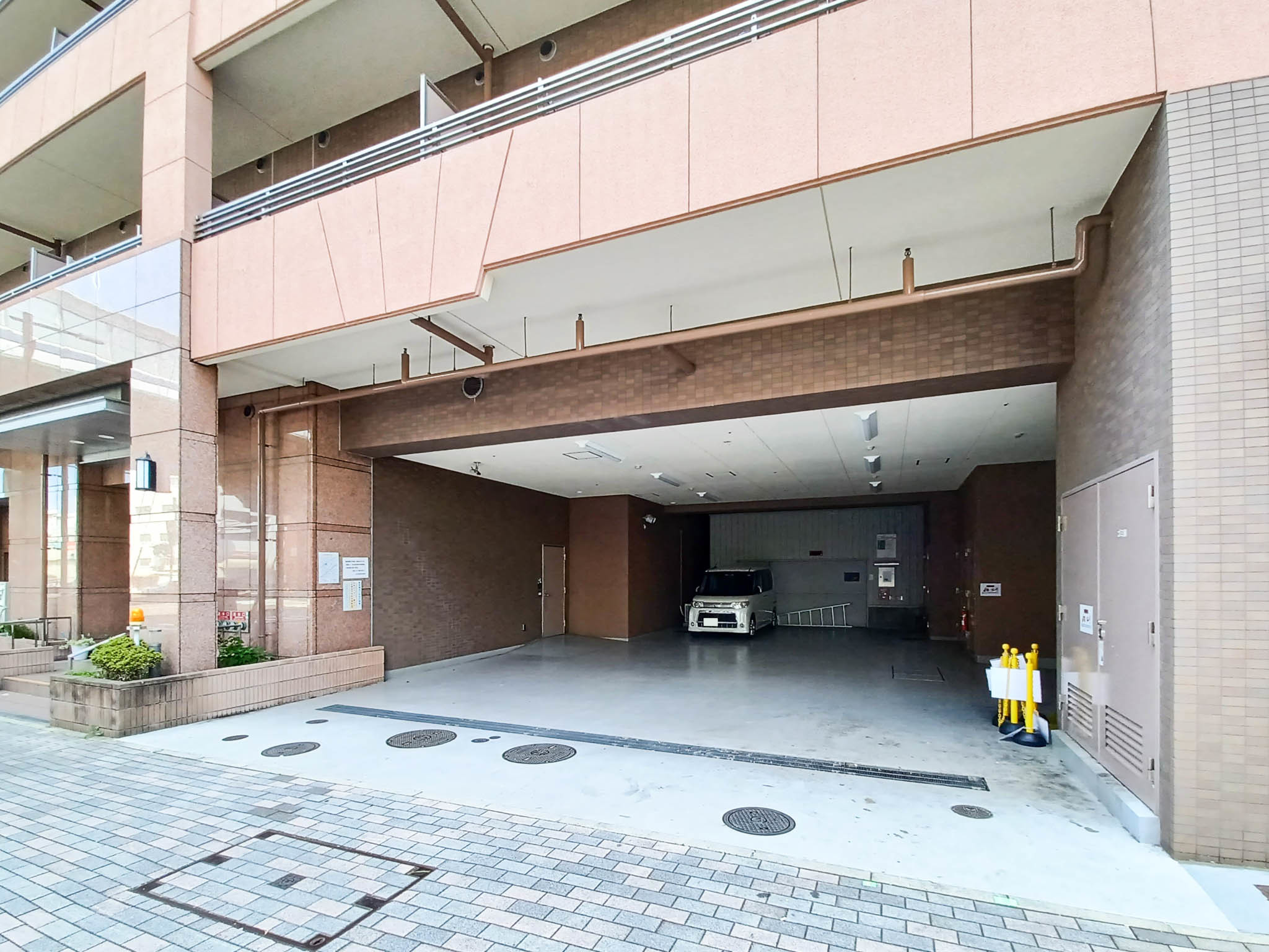 そんぽの家S神戸新長田の玄関