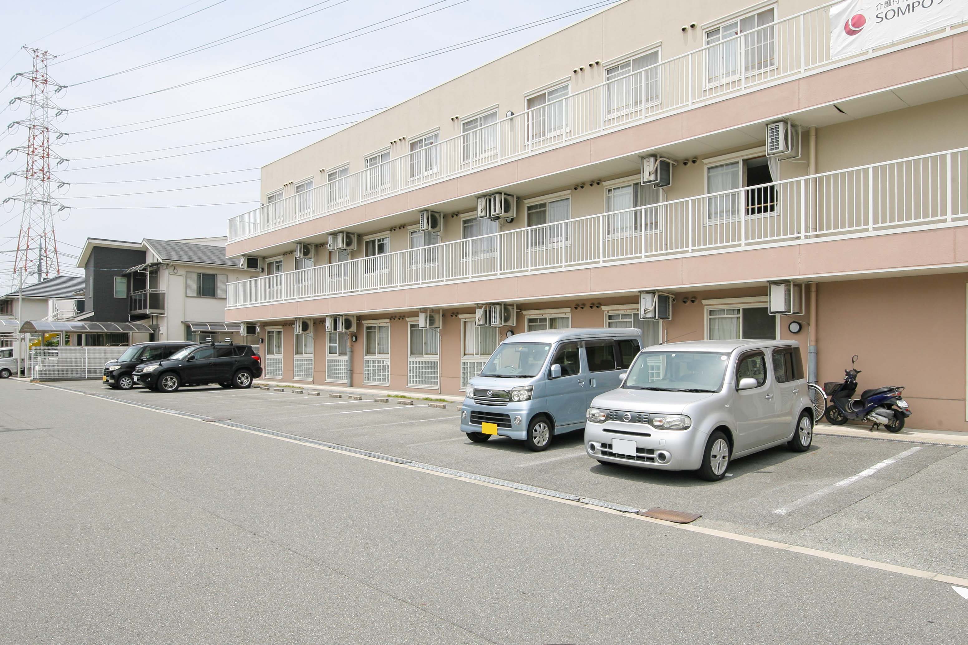 そんぽの家平野長吉の駐車場完備