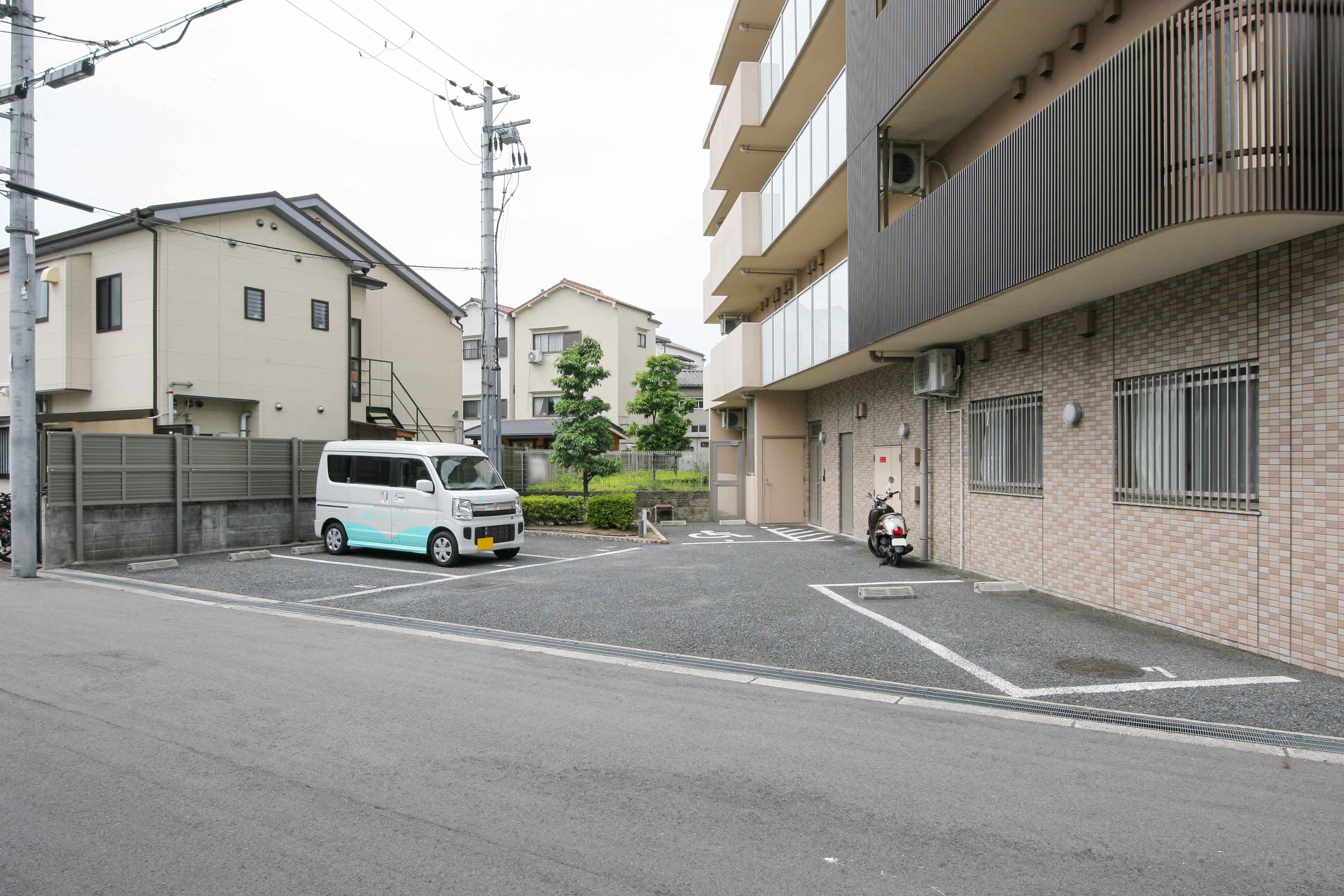 そんぽの家城北の玄関