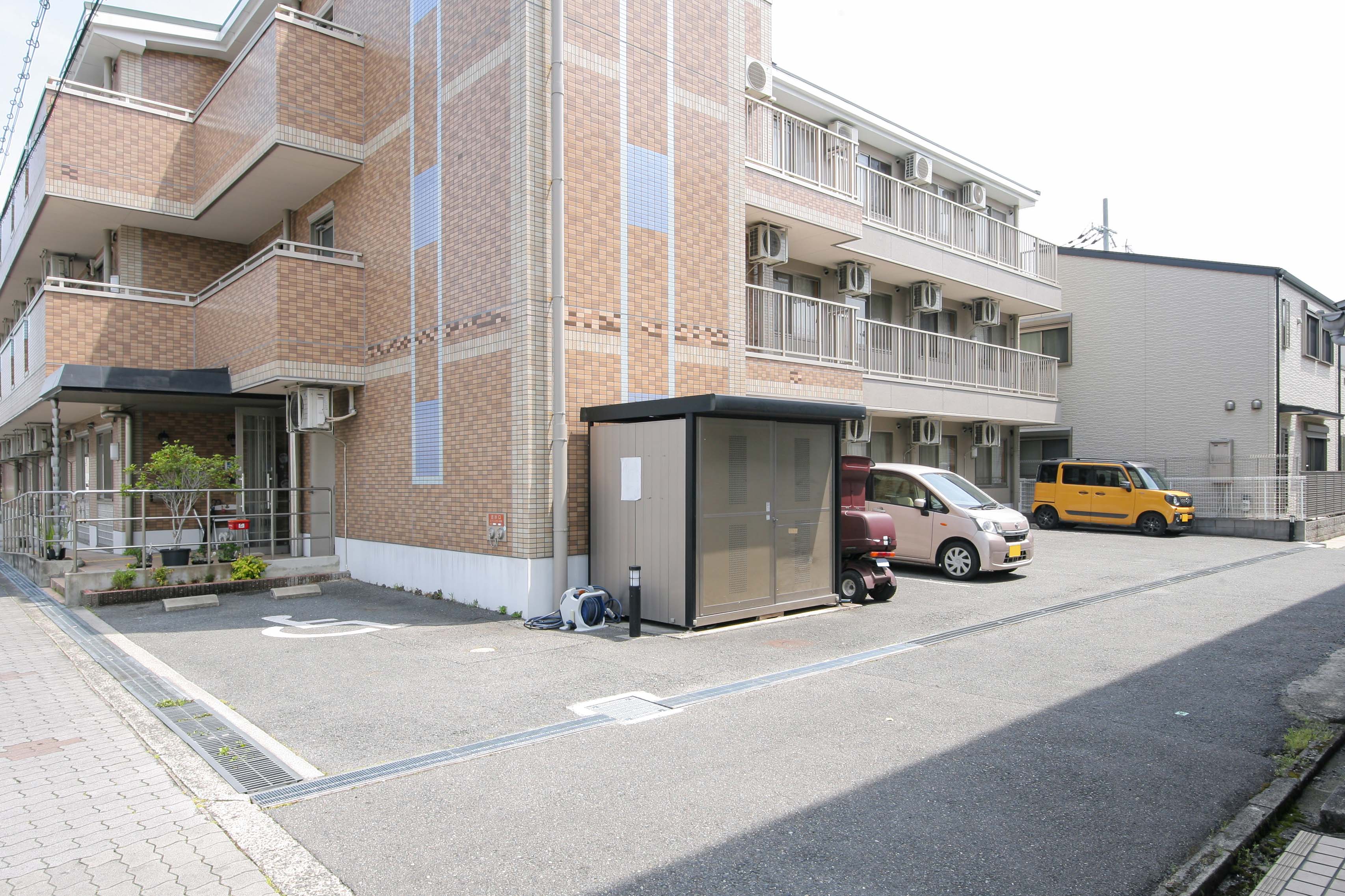 そんぽの家生野巽中の駐車場完備