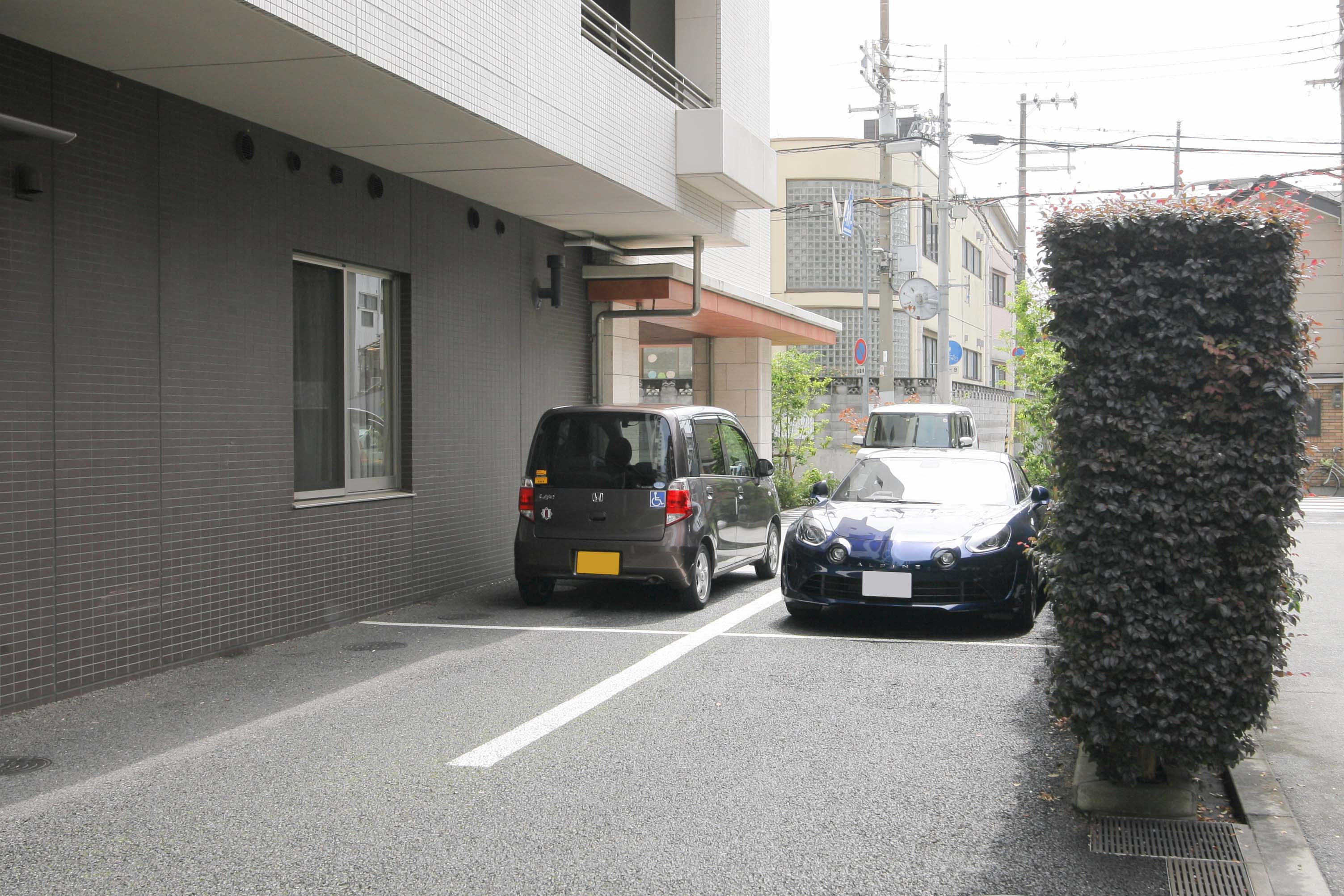 ラヴィーレ弁天町の玄関