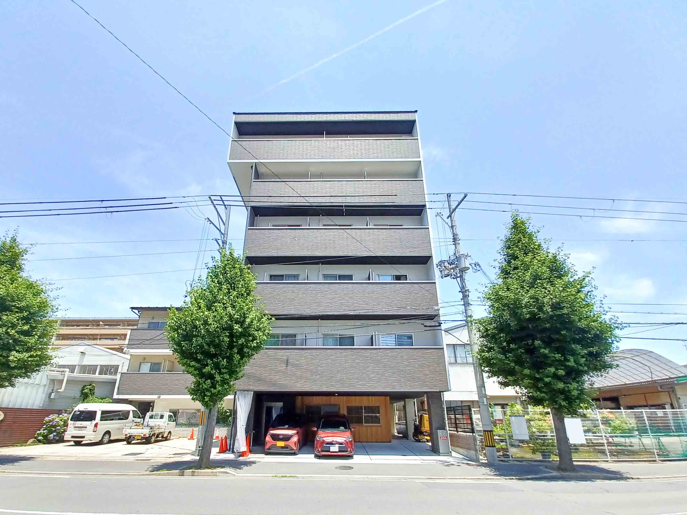 あやとりクレイドル天神川　東館の玄関