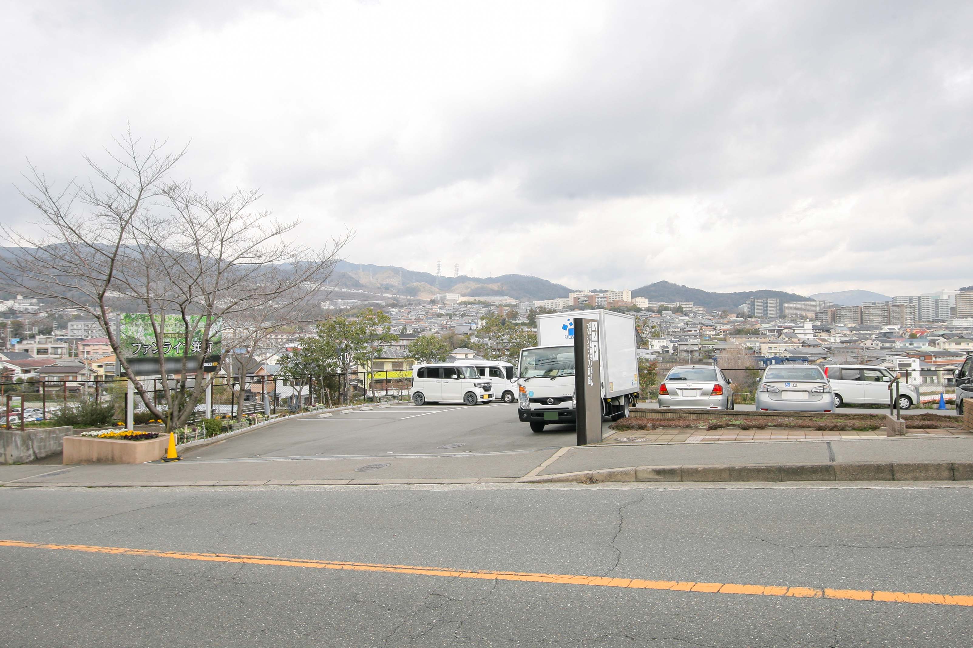 ファンライフ箕面の玄関