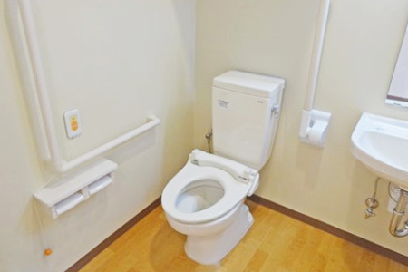 天寿の里の共用トイレ