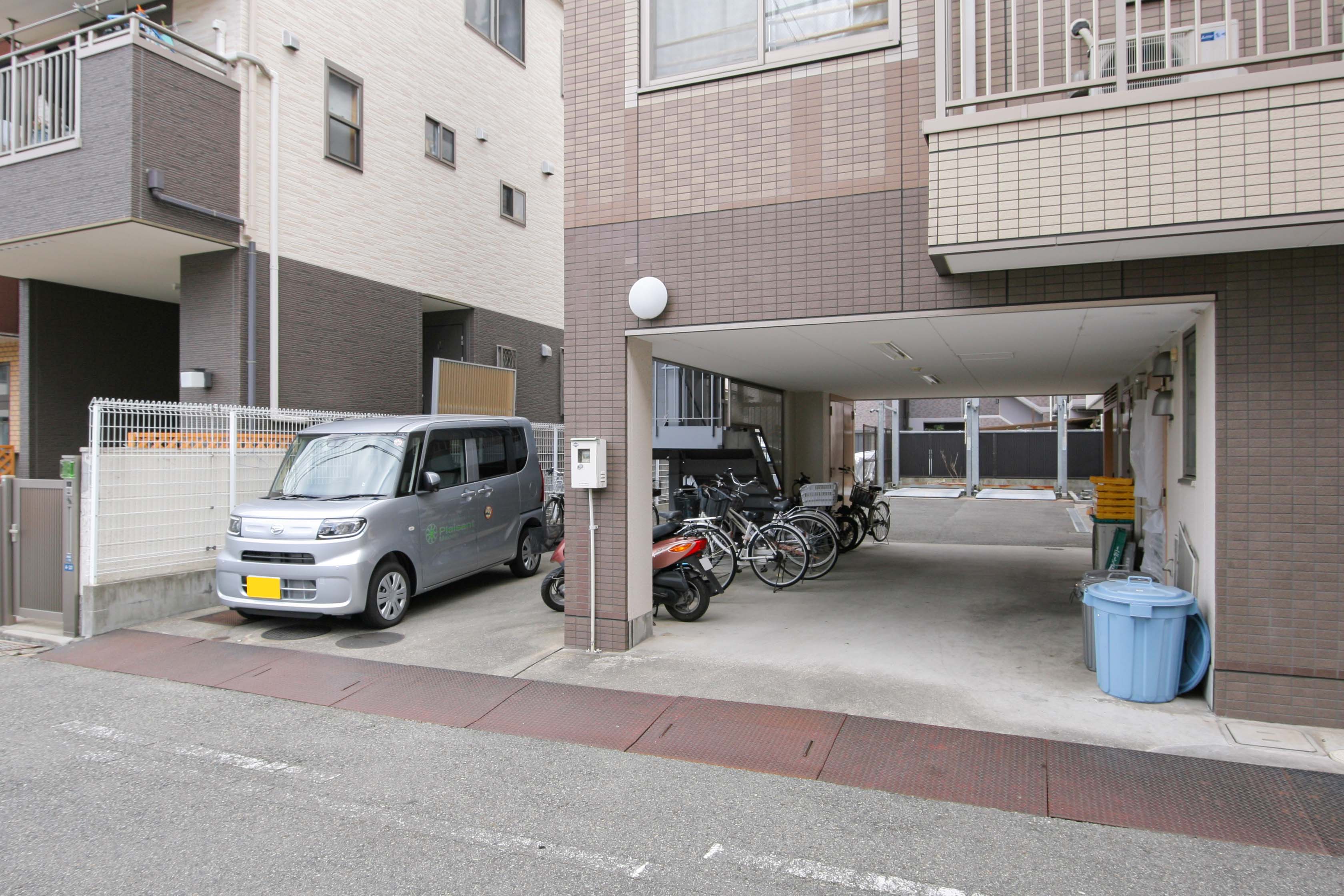 プレザンメゾン吹田の玄関