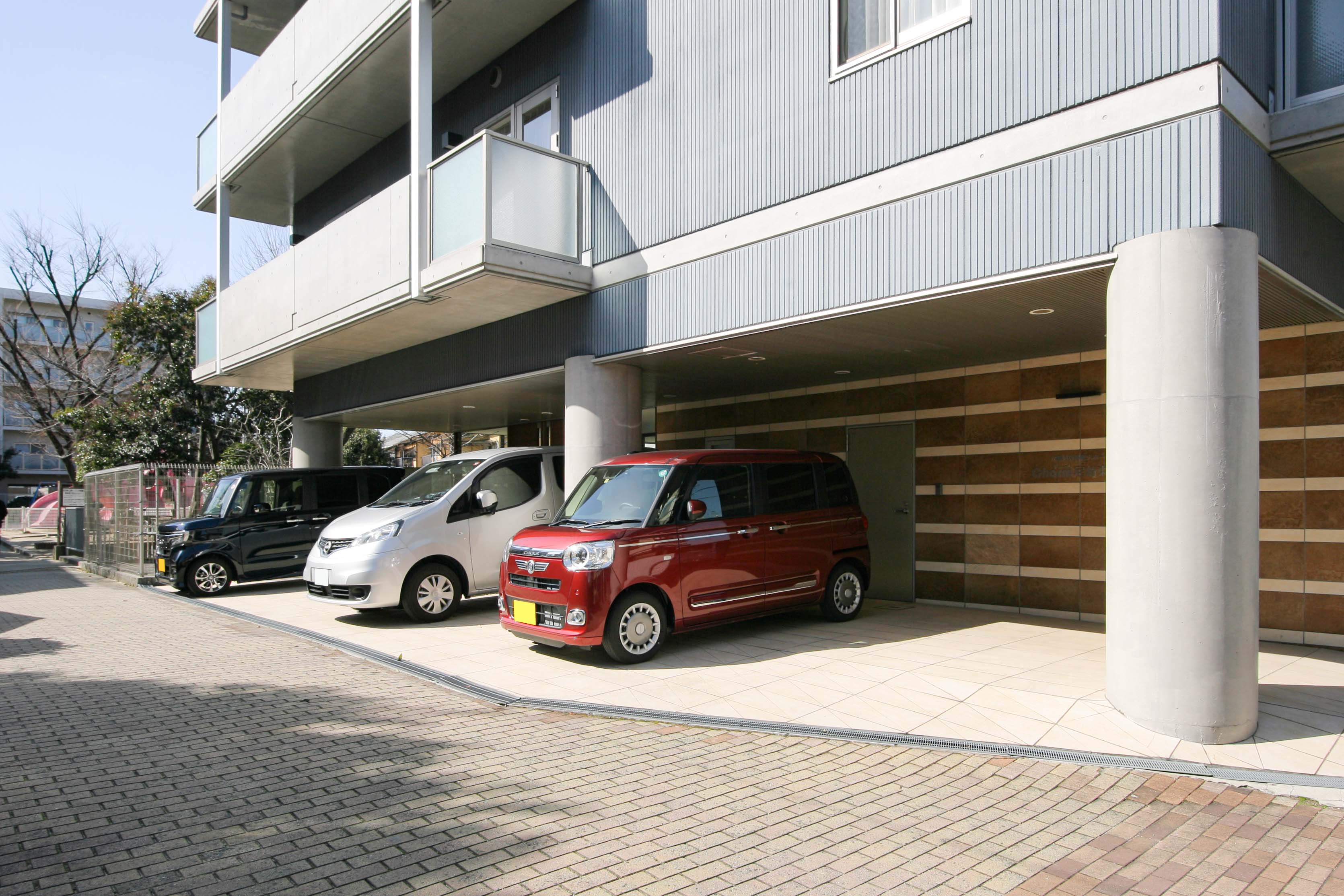 チャーム尼崎東園田の玄関