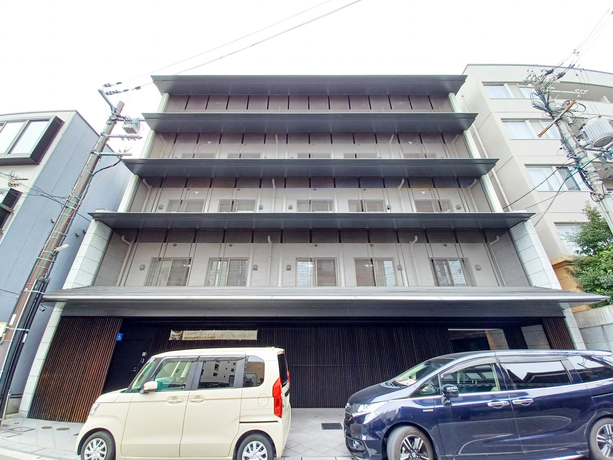 トラストガーデン四条烏丸の駐車場完備