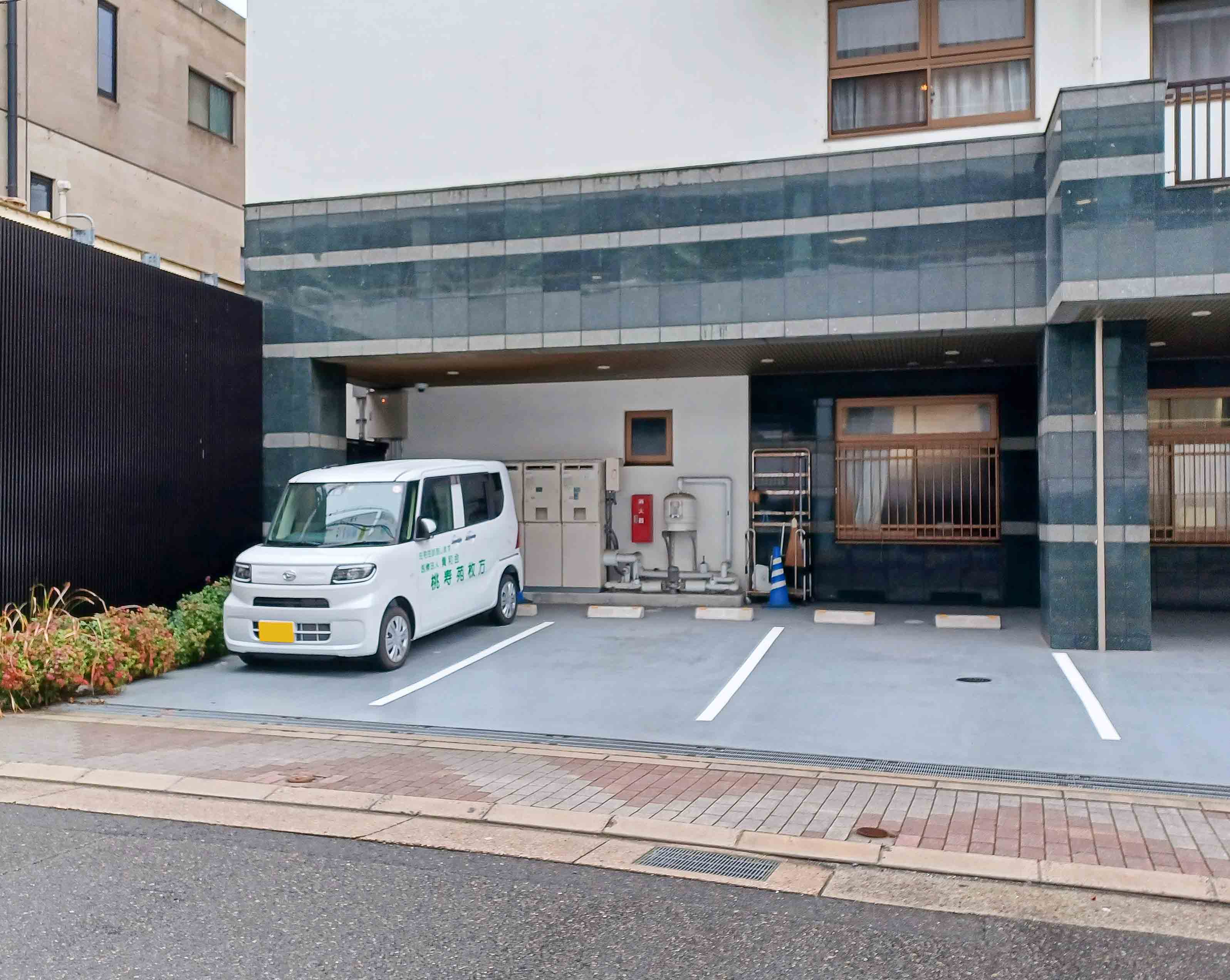 桃寿苑枚方の玄関