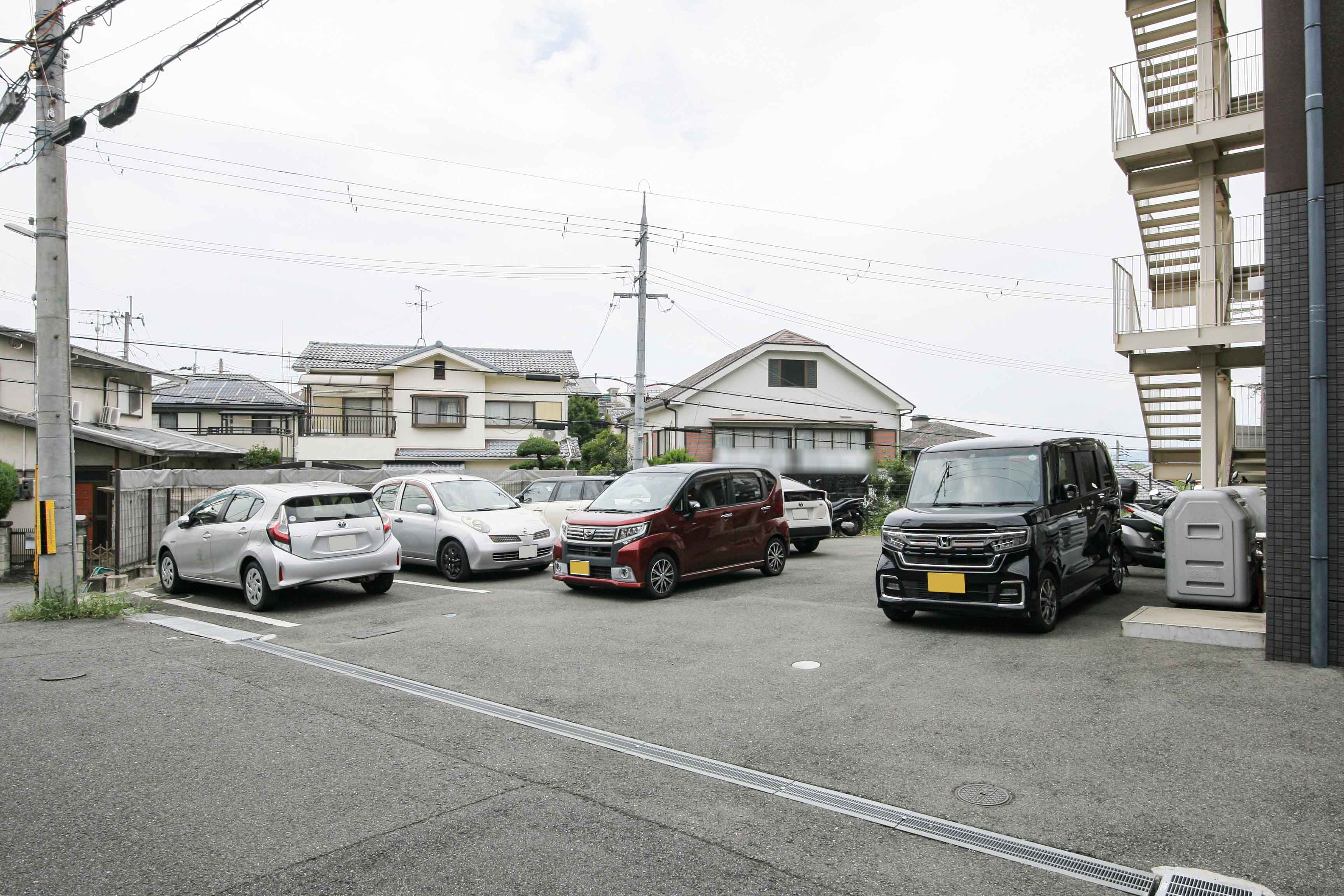 はっぴーらいふ奈良学園前の玄関