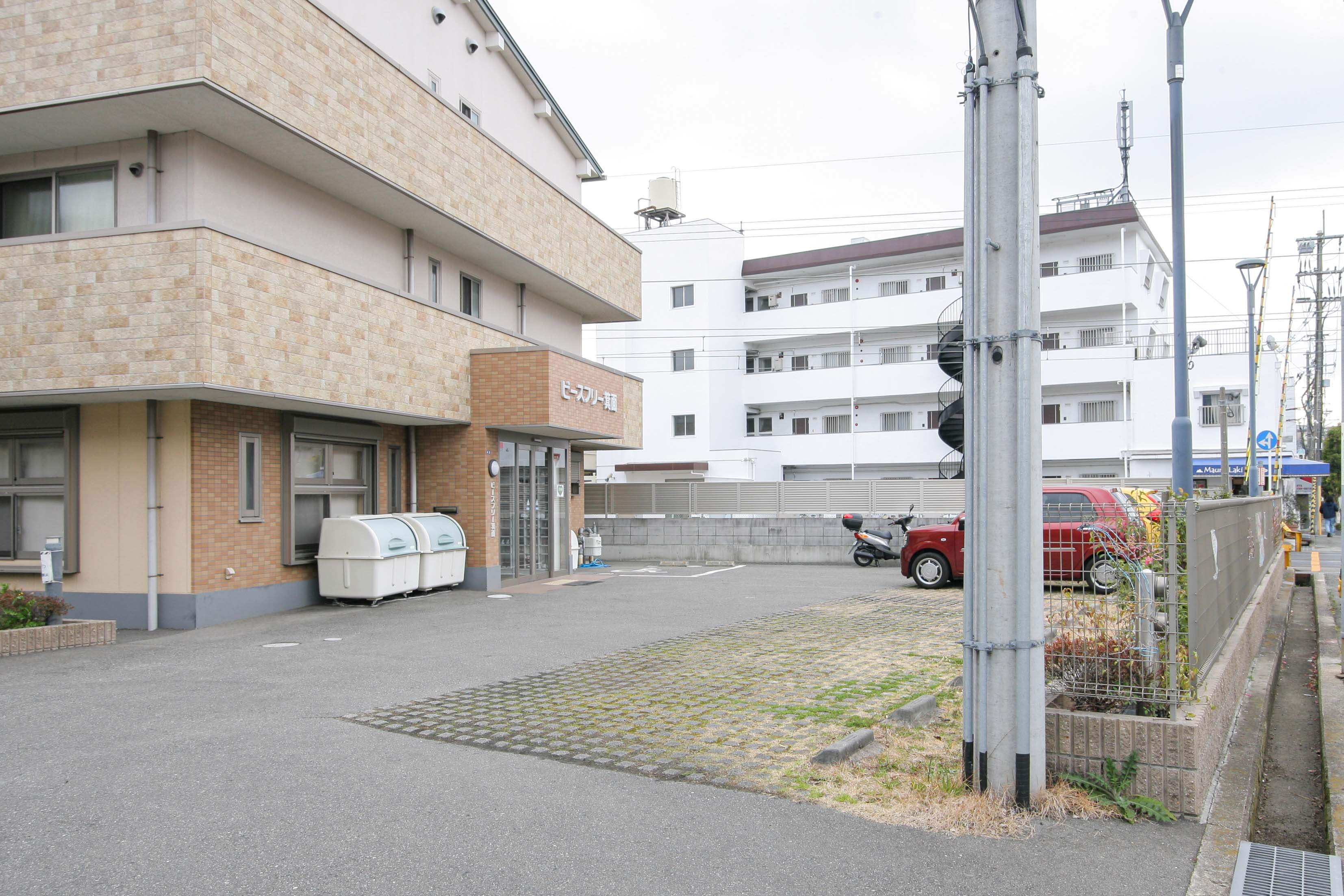 ピースフリー箕面の駐車場完備