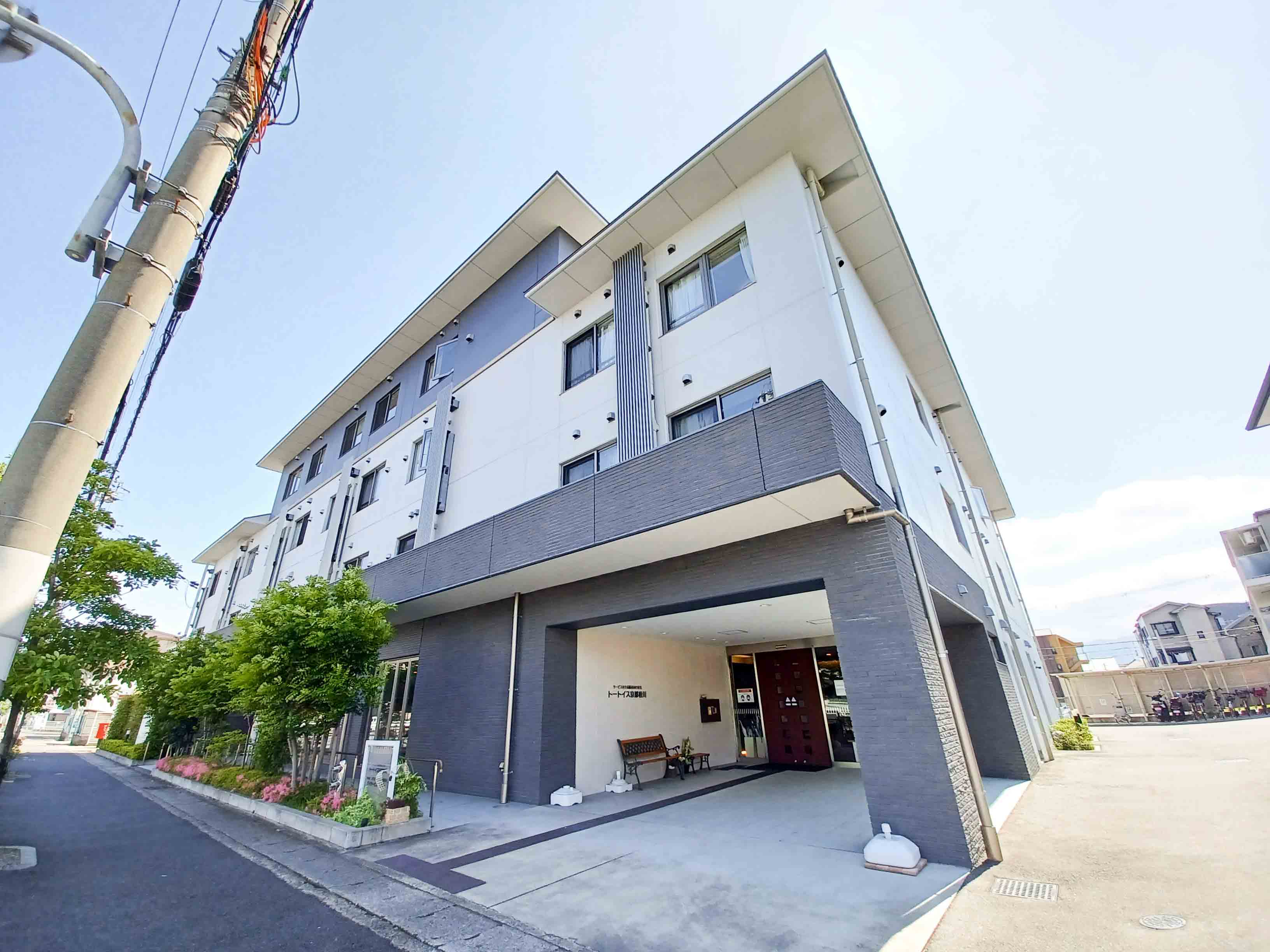 トートイス京都桂川の玄関