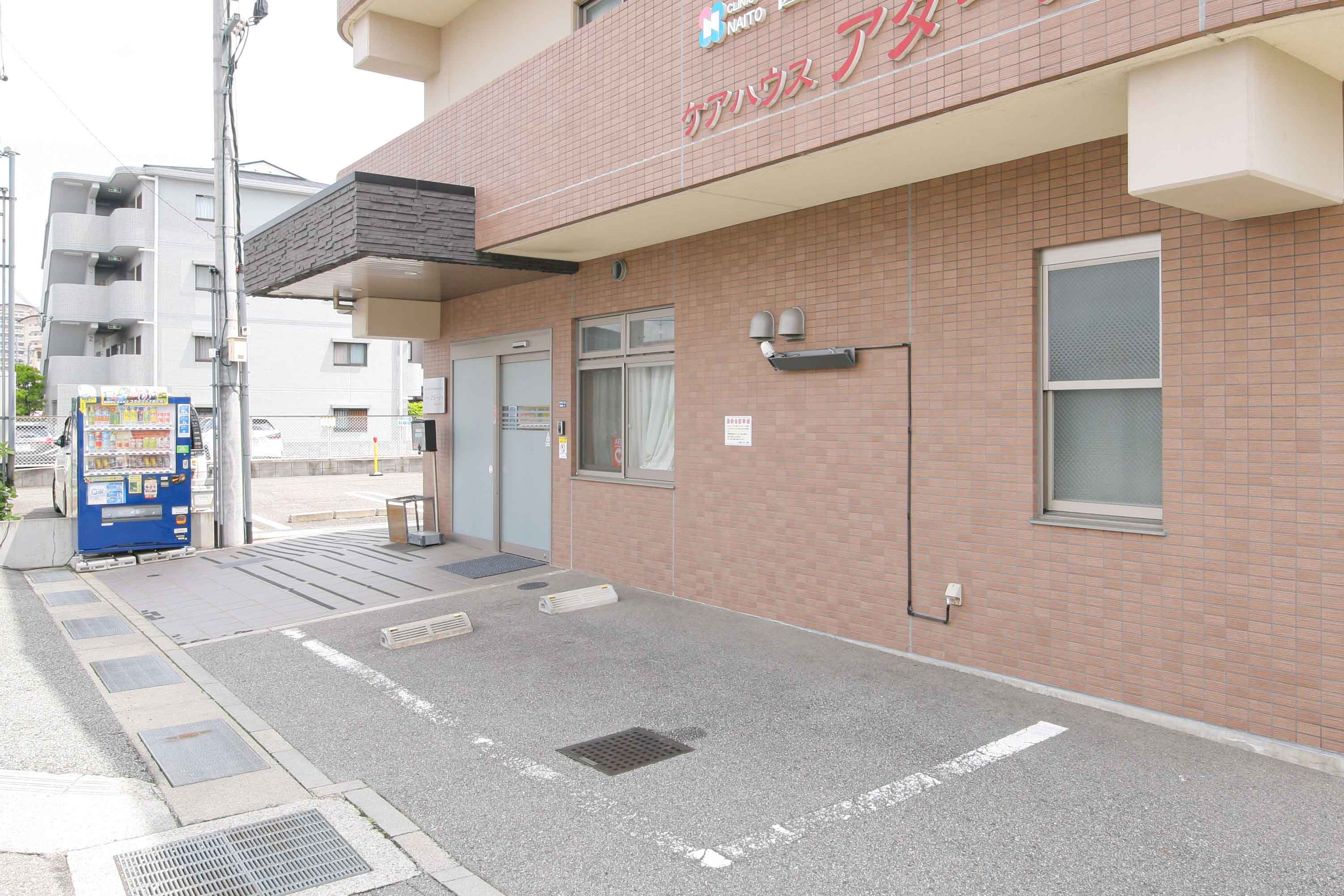 ケアハウスアダージョの玄関