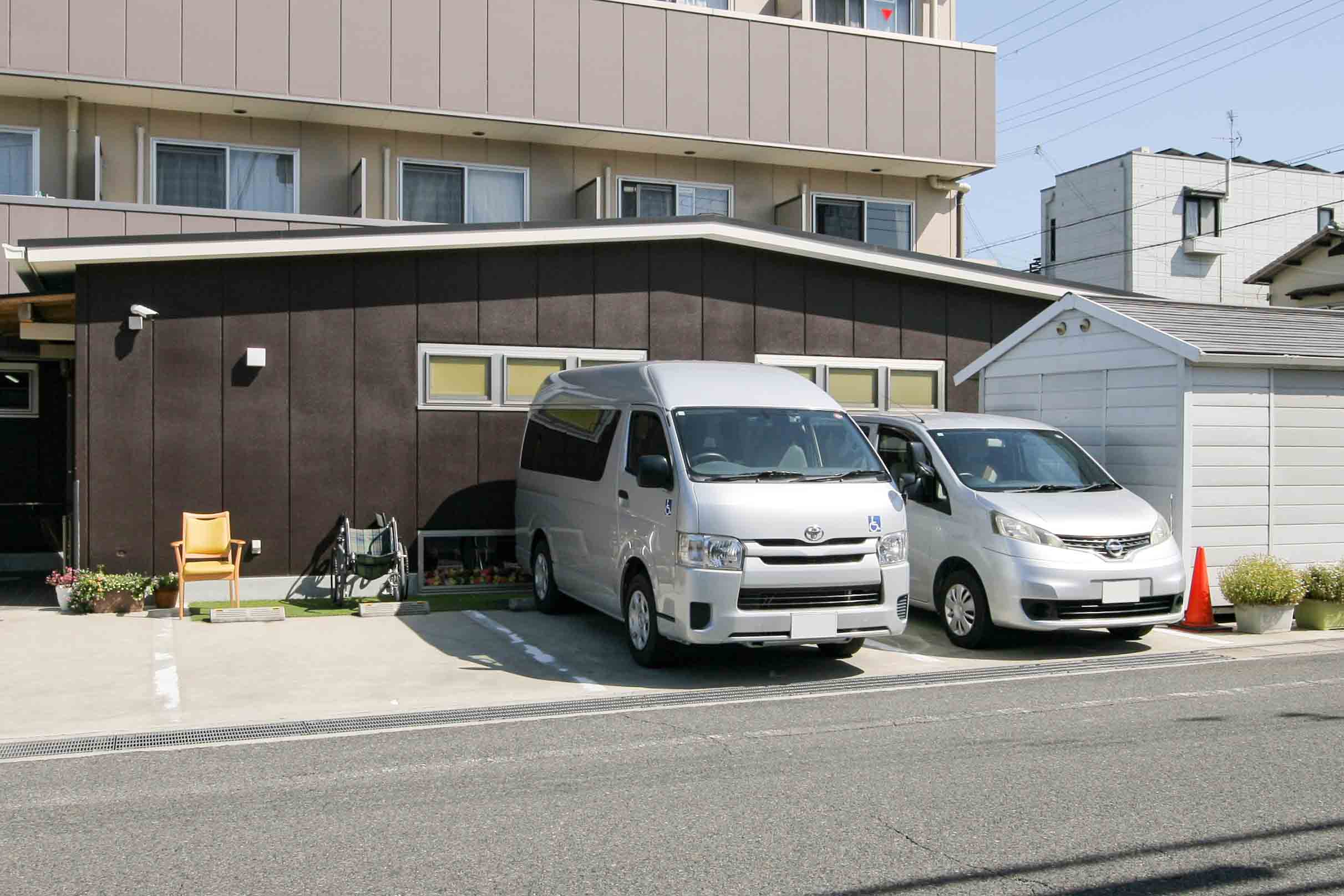 サービス付き高齢者向け住宅 健樂舎の玄関