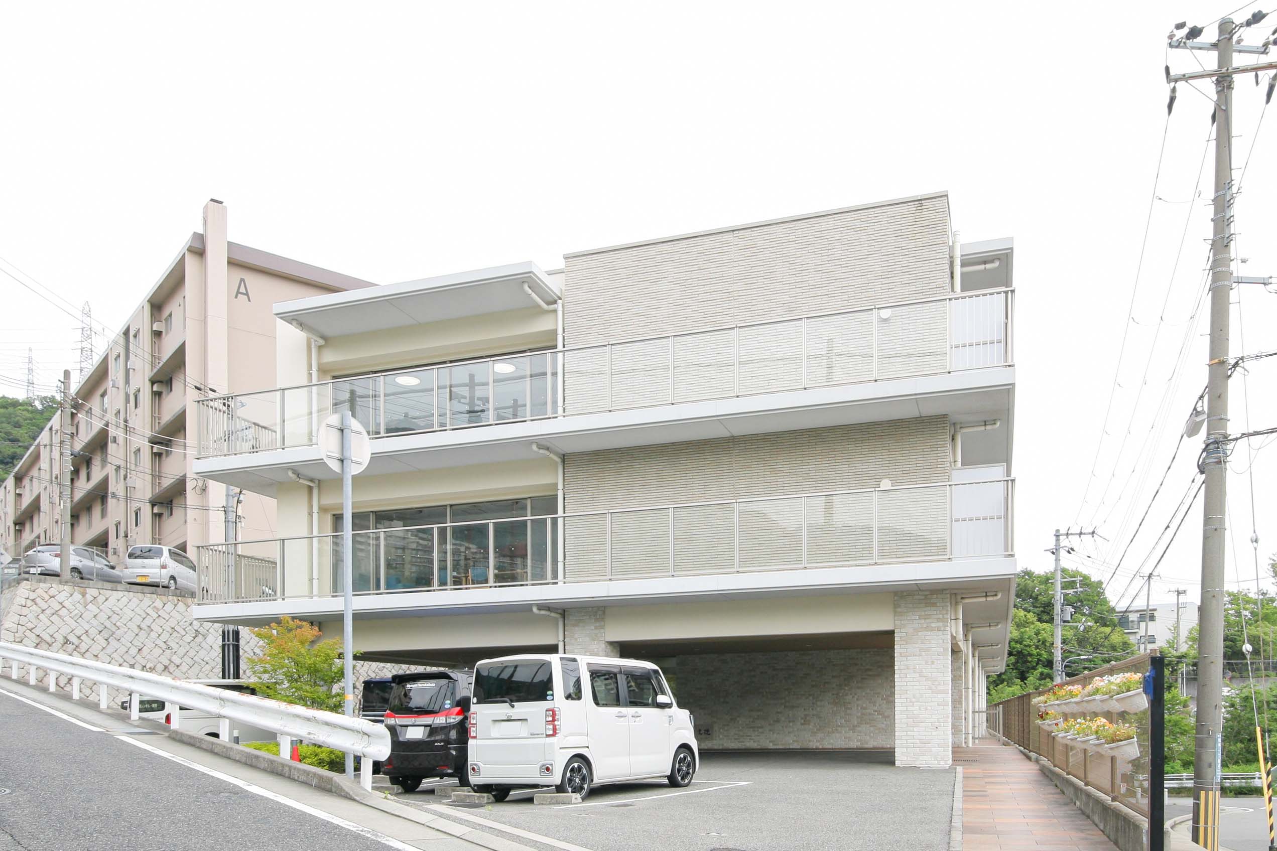 オリンピア鶴甲の玄関