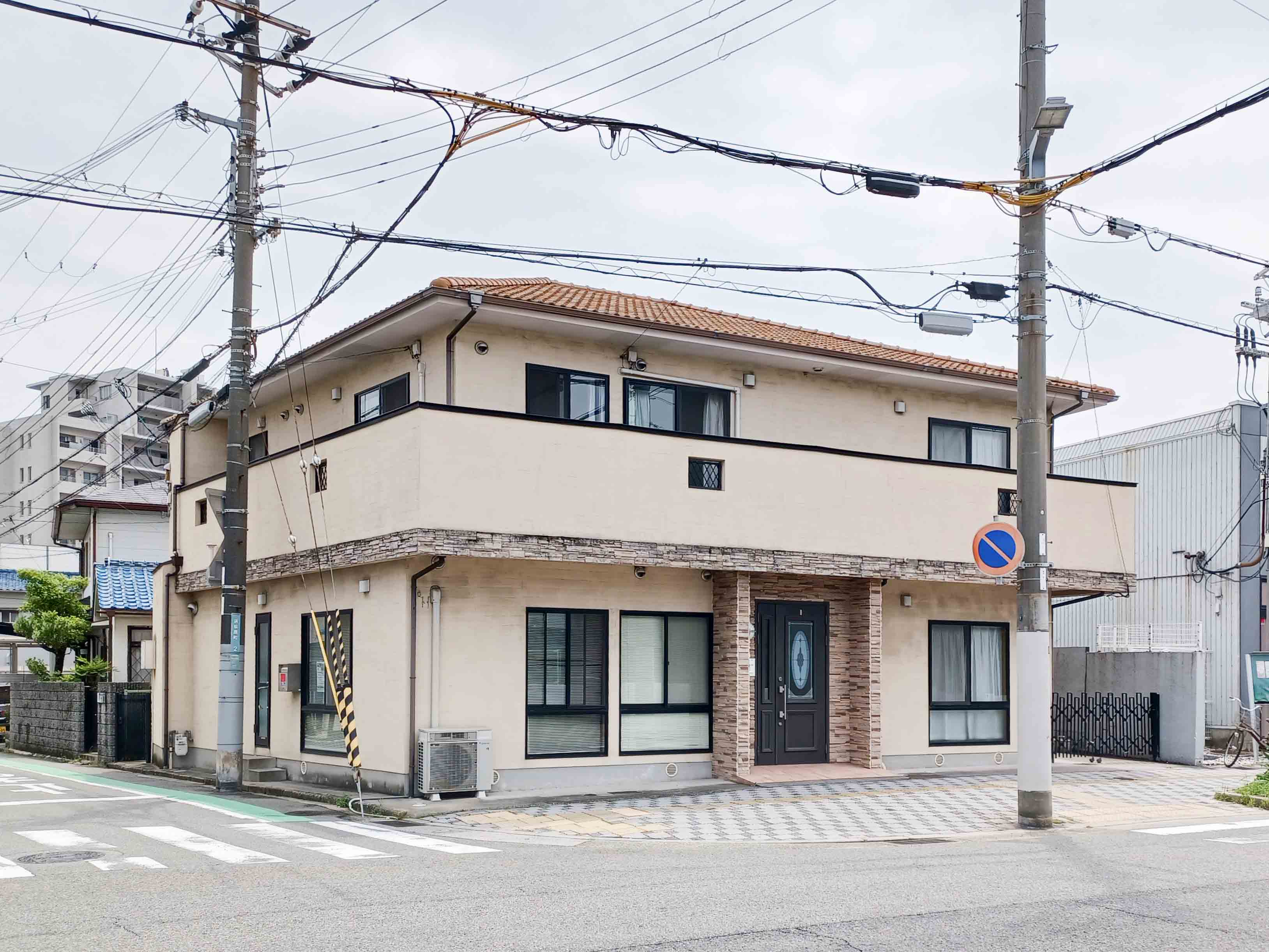 くすのきコートの玄関