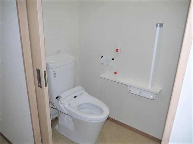 そうごうケアホーム小栗栖の共用トイレ