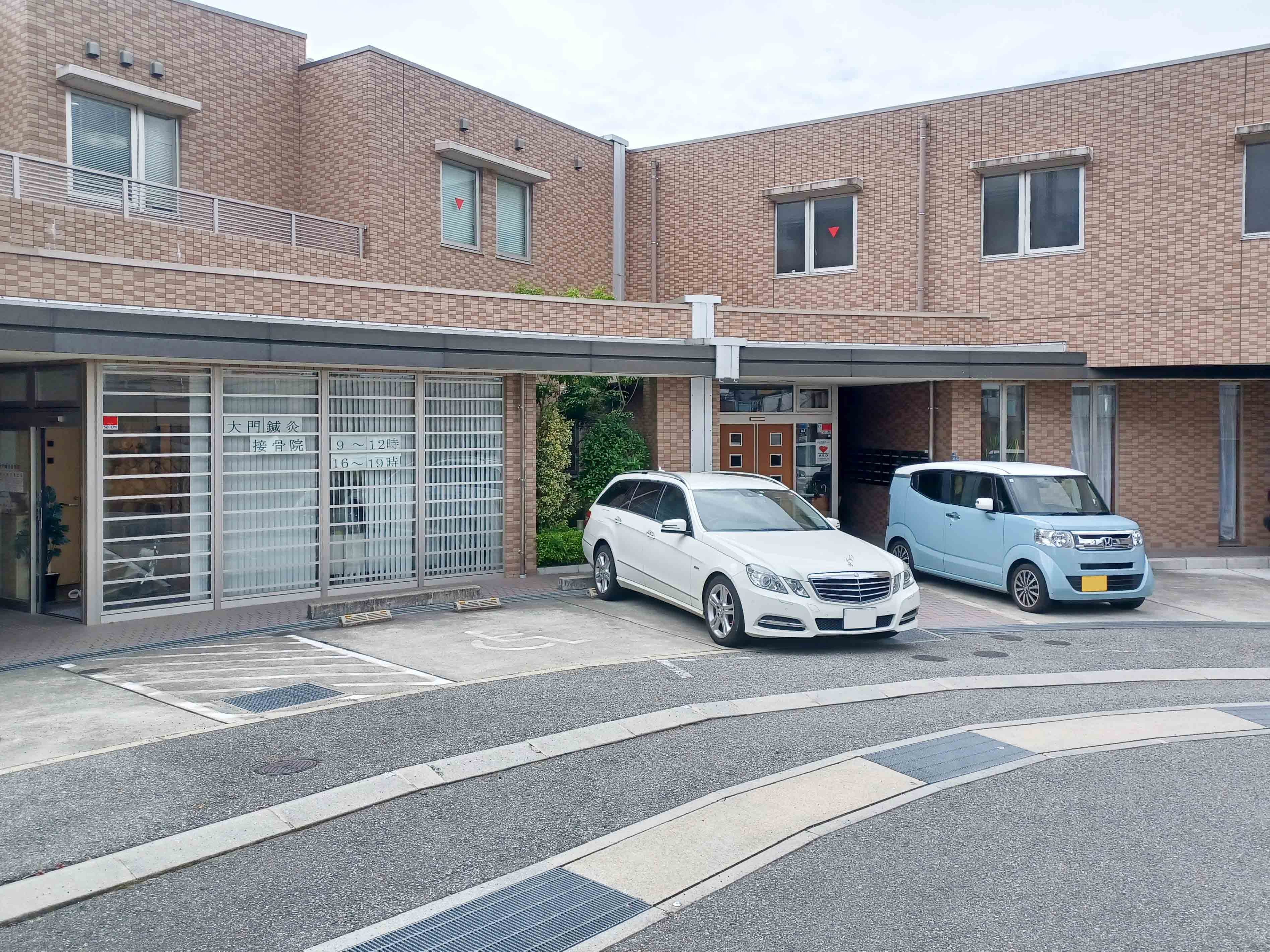 グランポルト宝塚の玄関