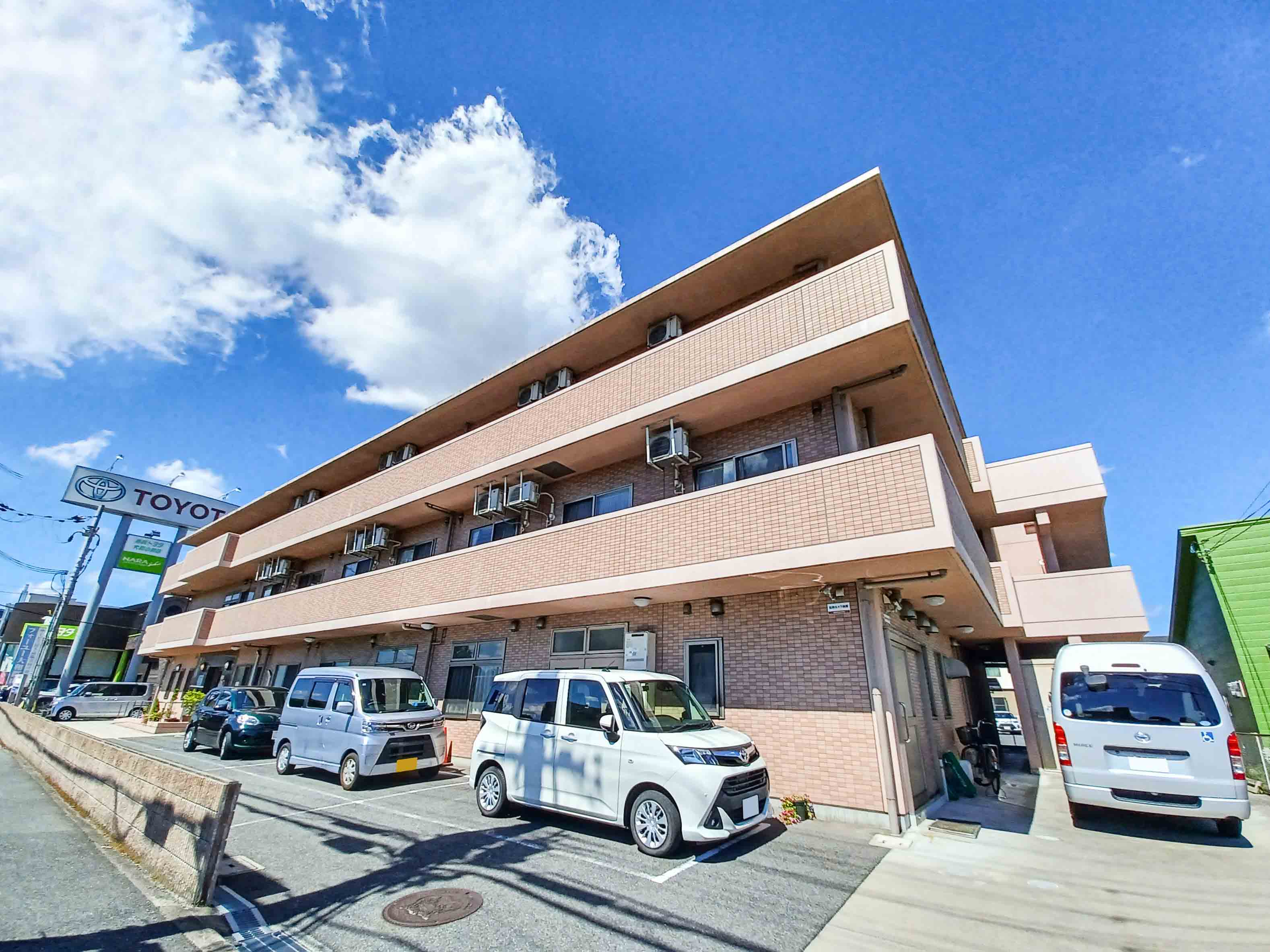 フォーユー大和郡山の玄関