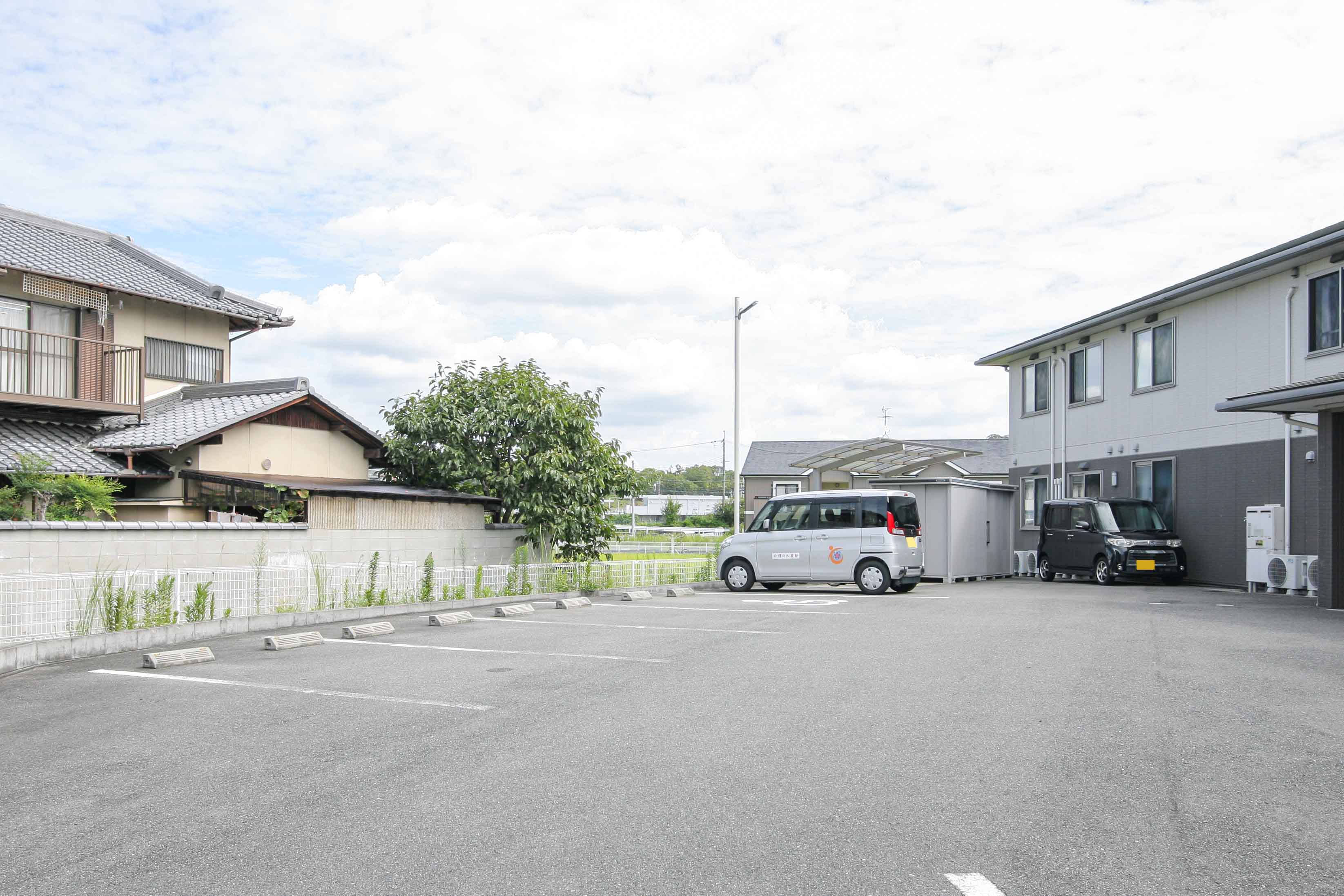 ファミリーモア八重桜押熊館の玄関