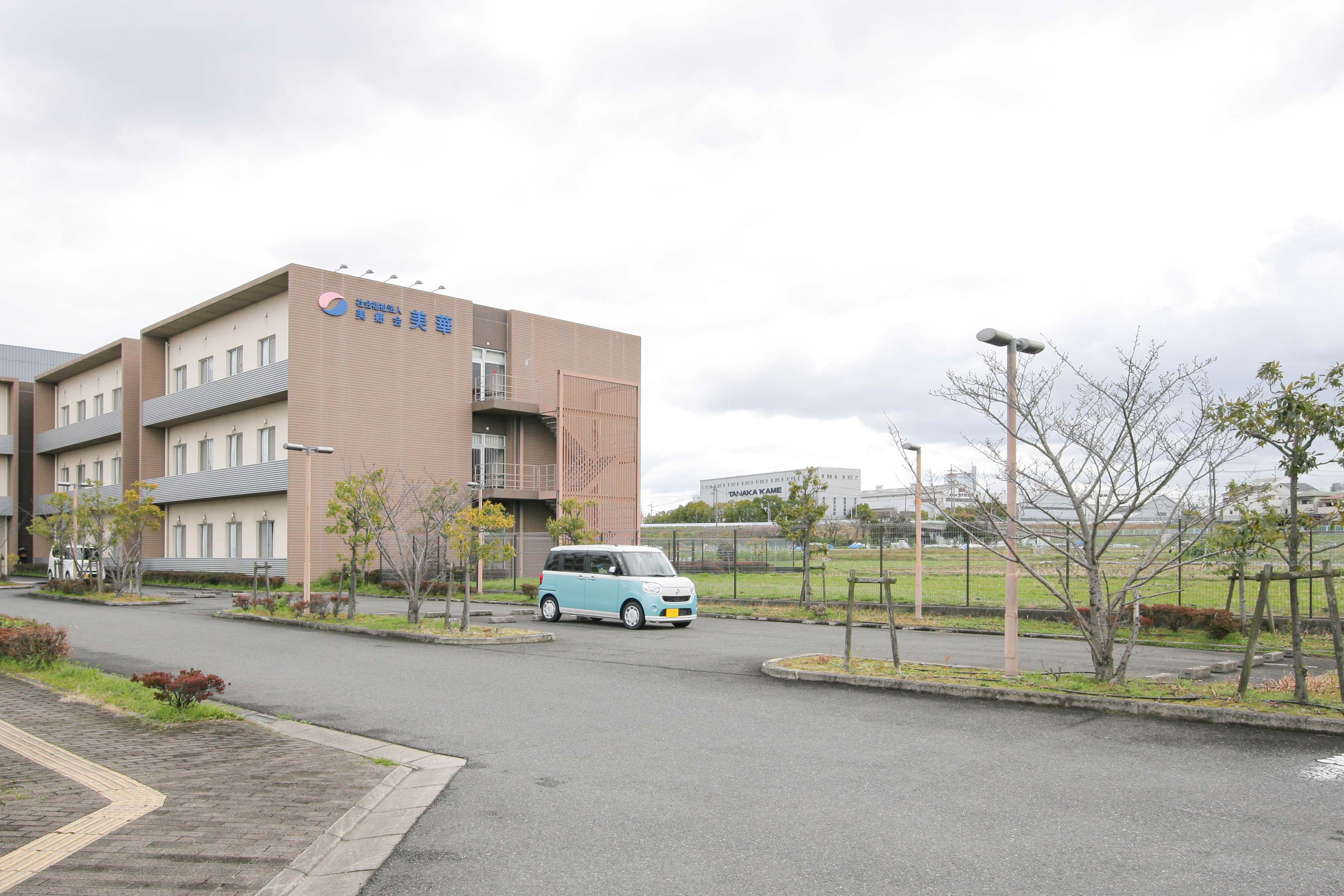介護付き有料老人ホーム　美華の玄関