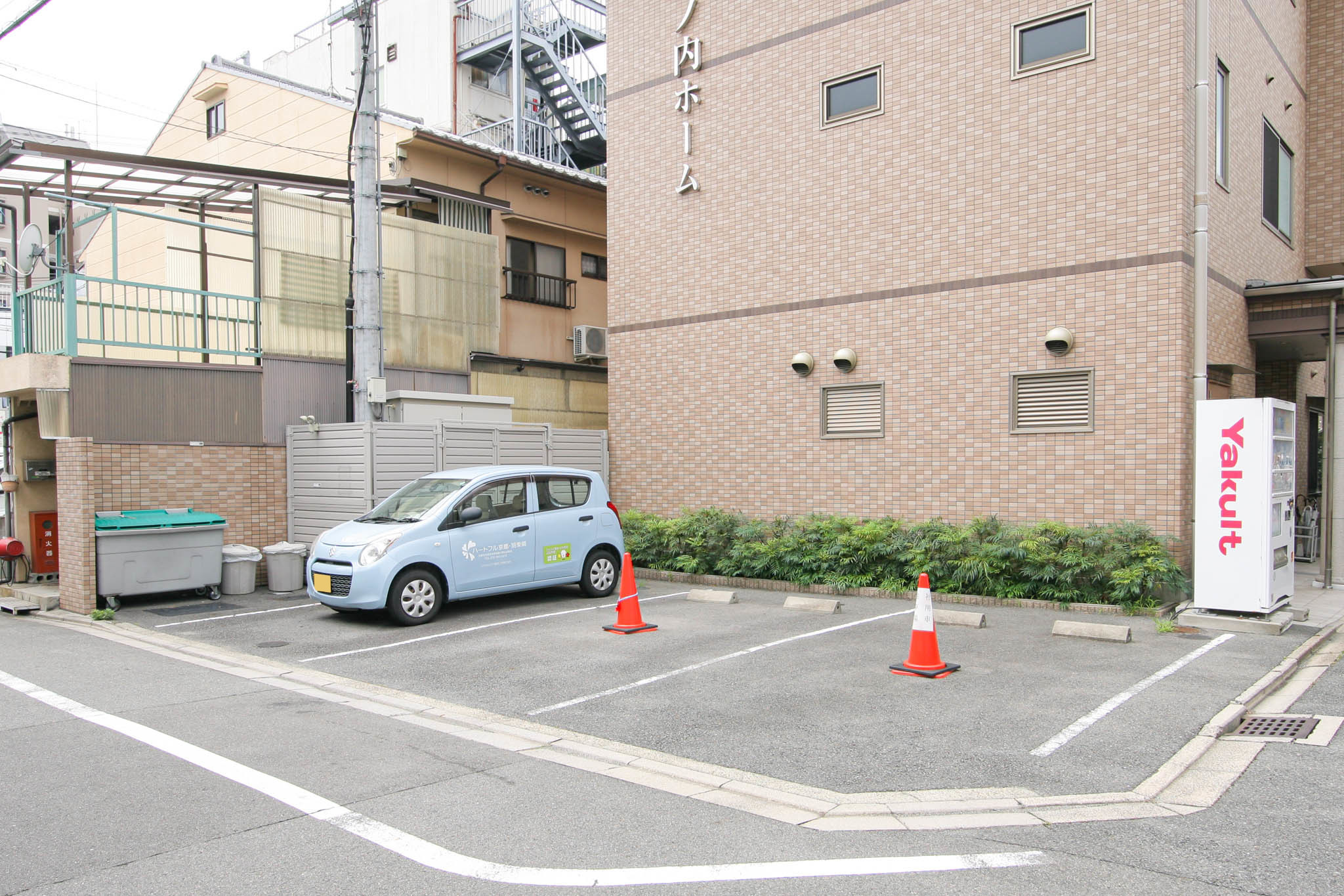 御所ノ内ホームの玄関