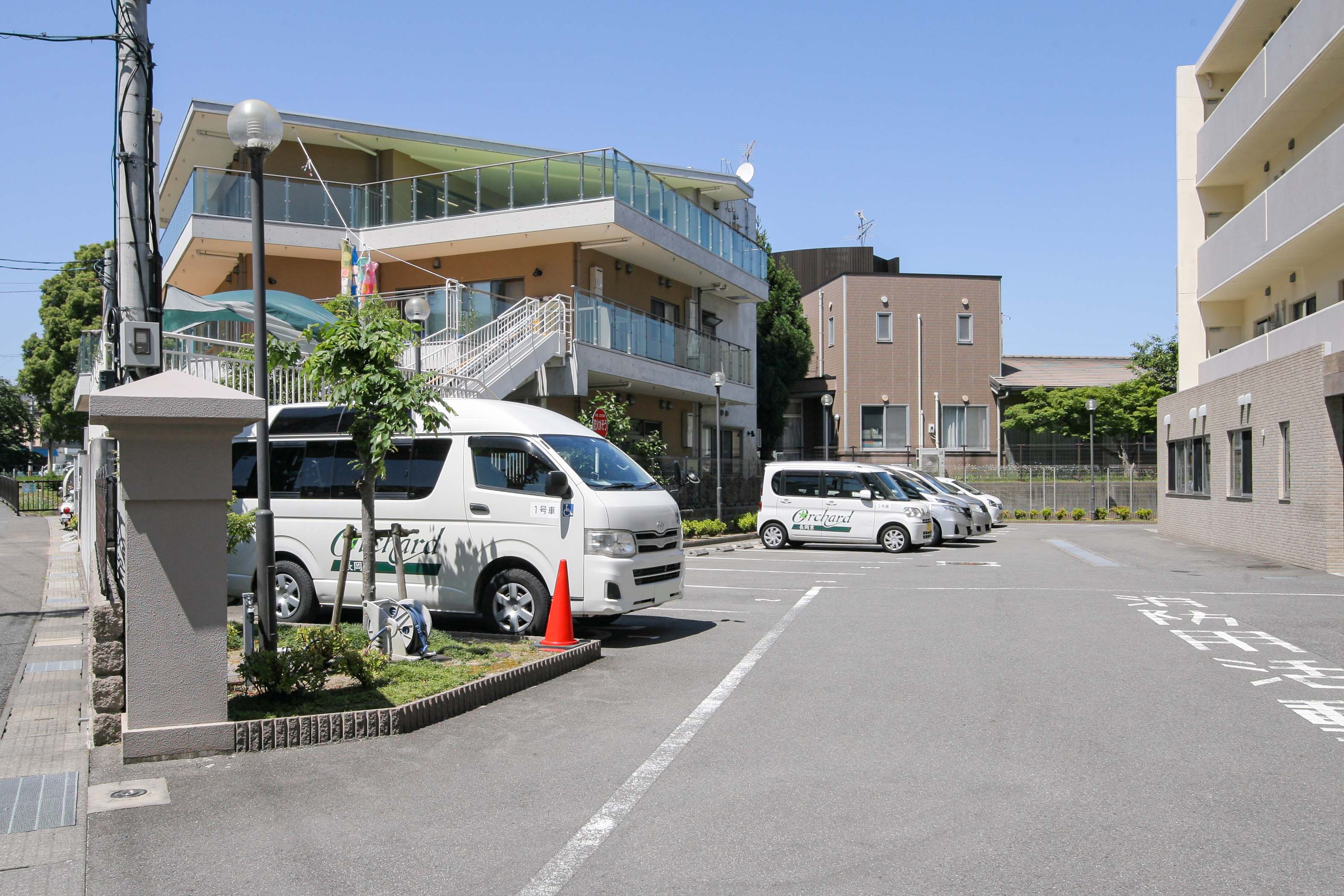 オーチャード長岡京の玄関