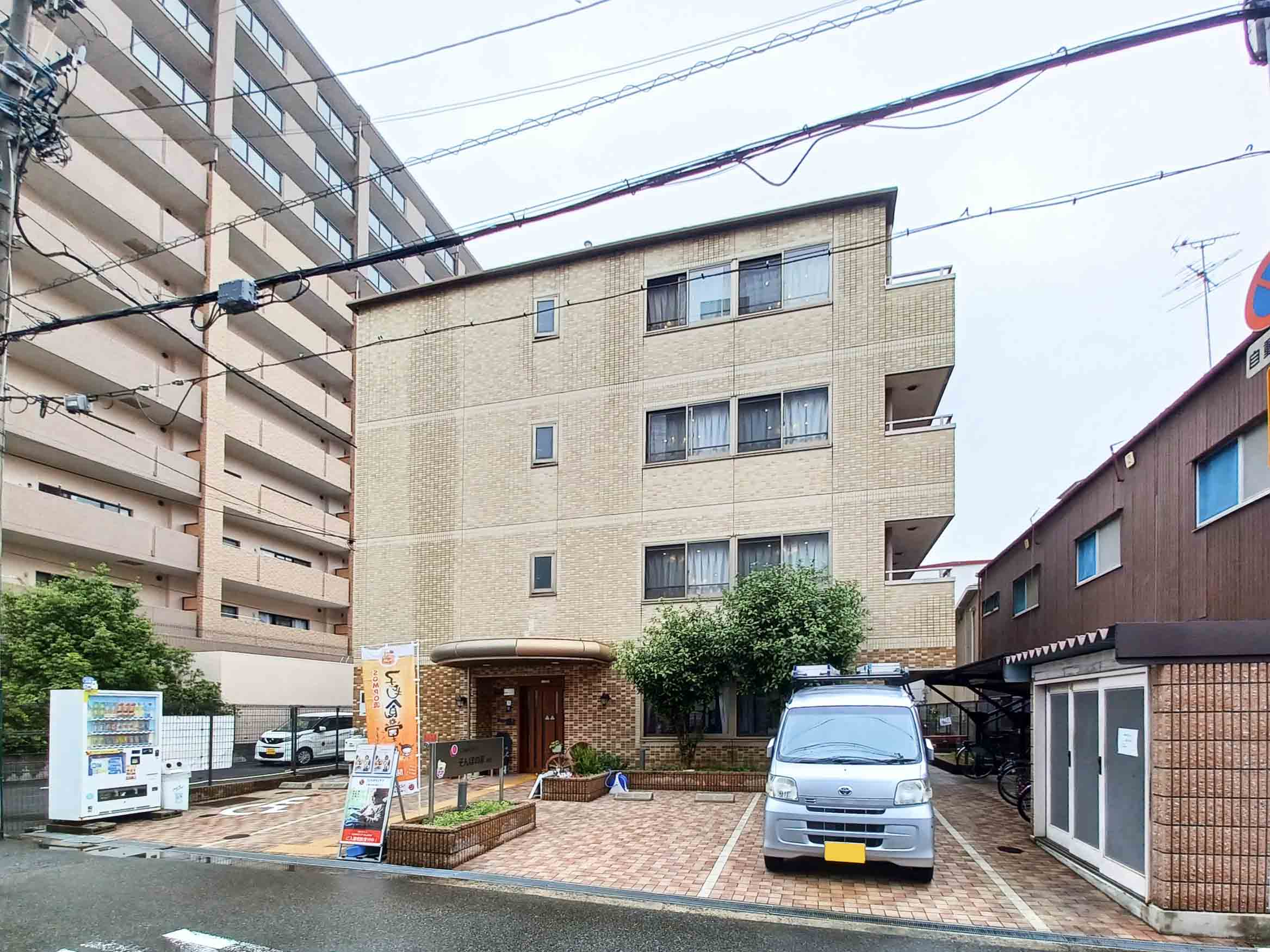 そんぽの家岸里の駐車場完備
