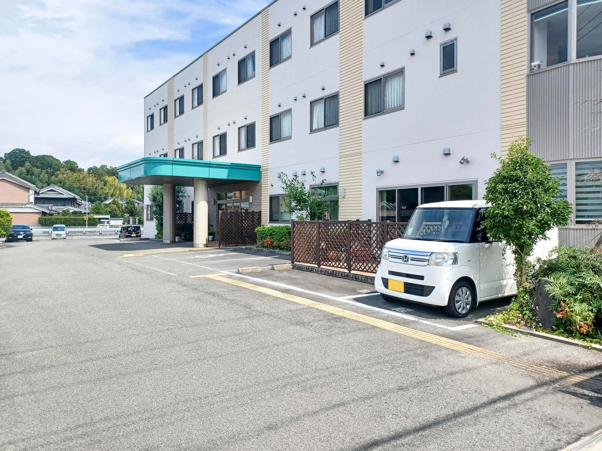 介護付有料老人ホームあんしん館の玄関