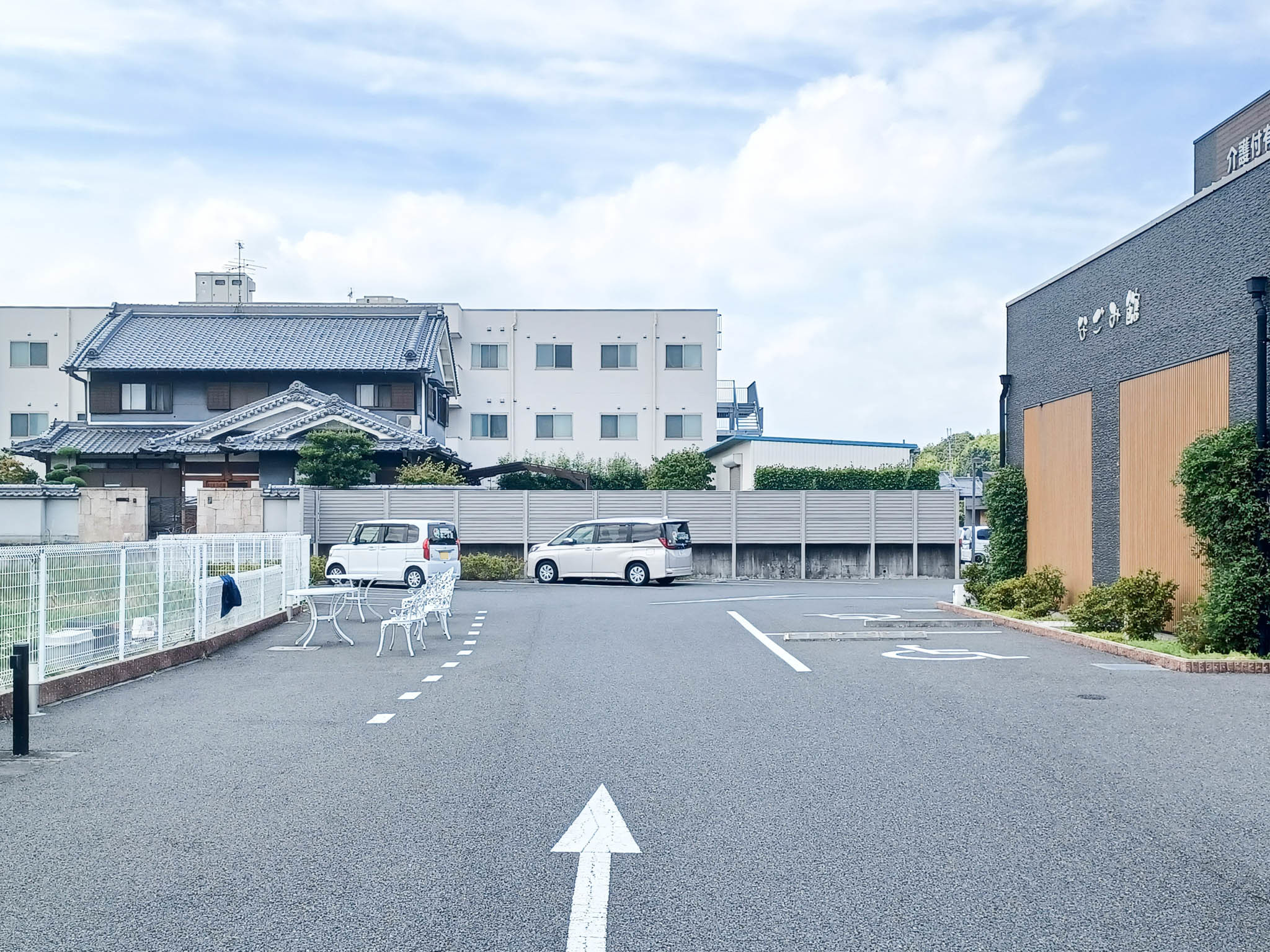 介護付有料老人ホームなごみ館の玄関