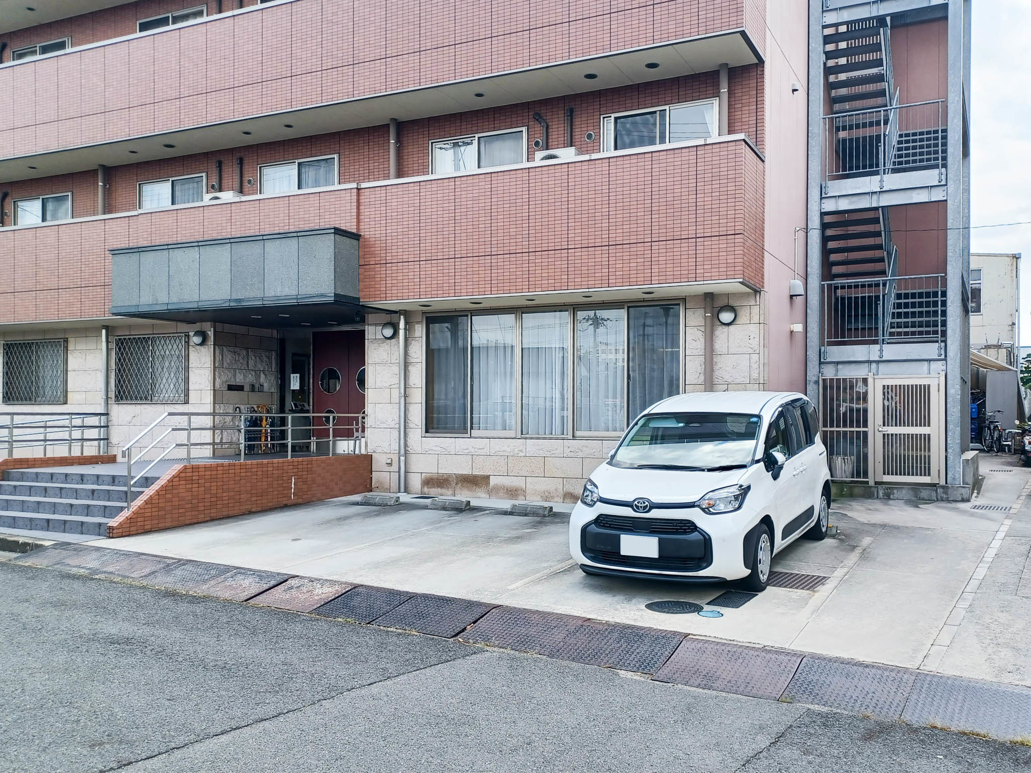 ぶどうの森の玄関