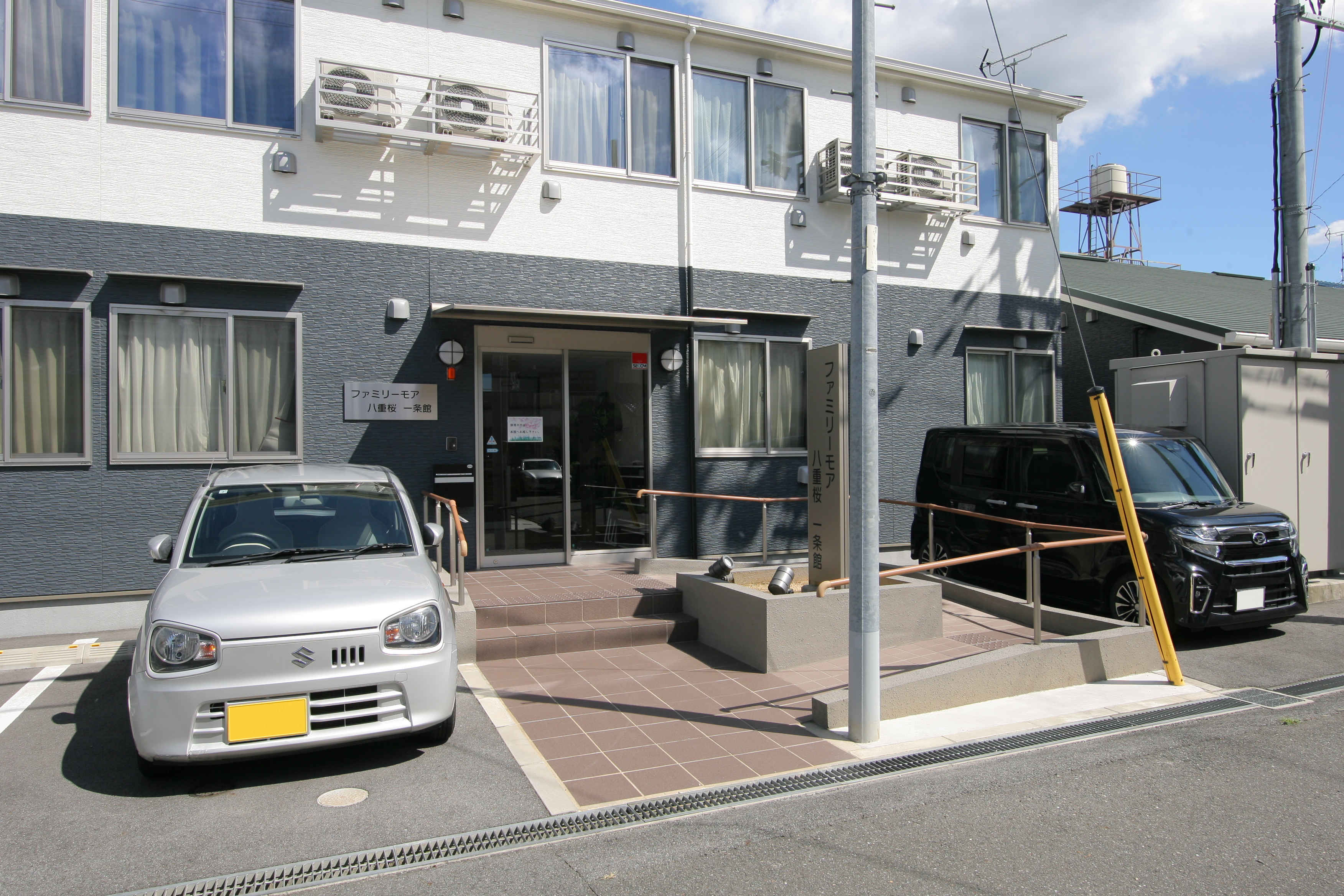 ファミリーモア八重桜一条館のサブ写真１