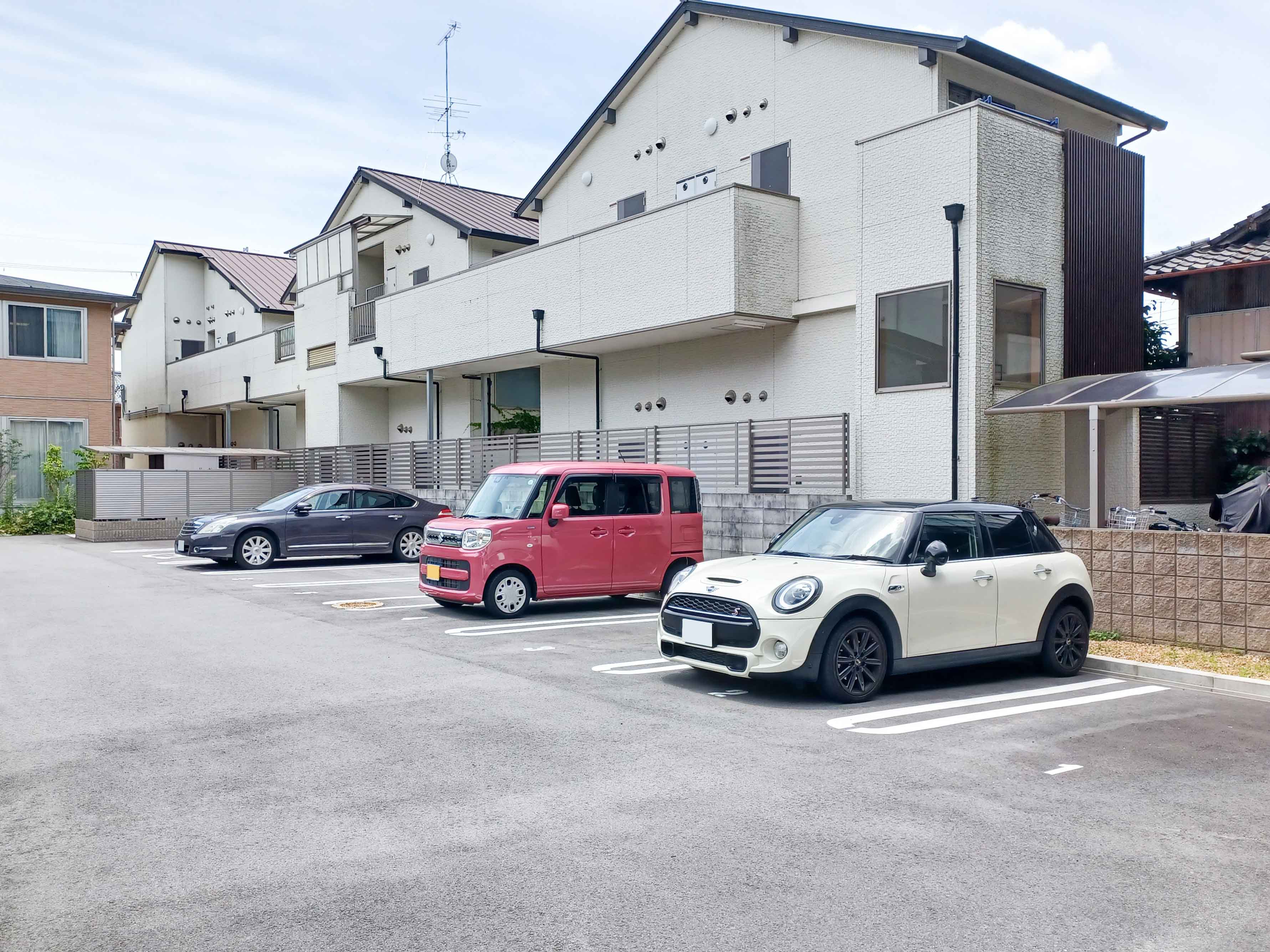 ヒューマンライフケア 深草グループホームの玄関